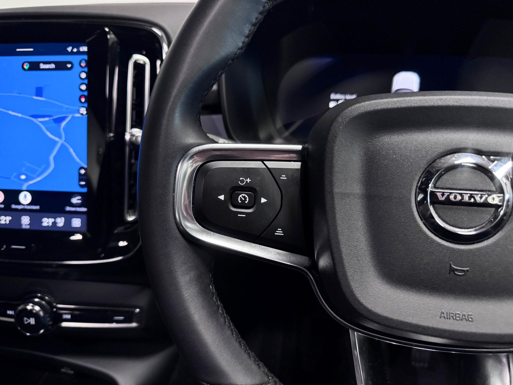 Volvo XC40 view 13