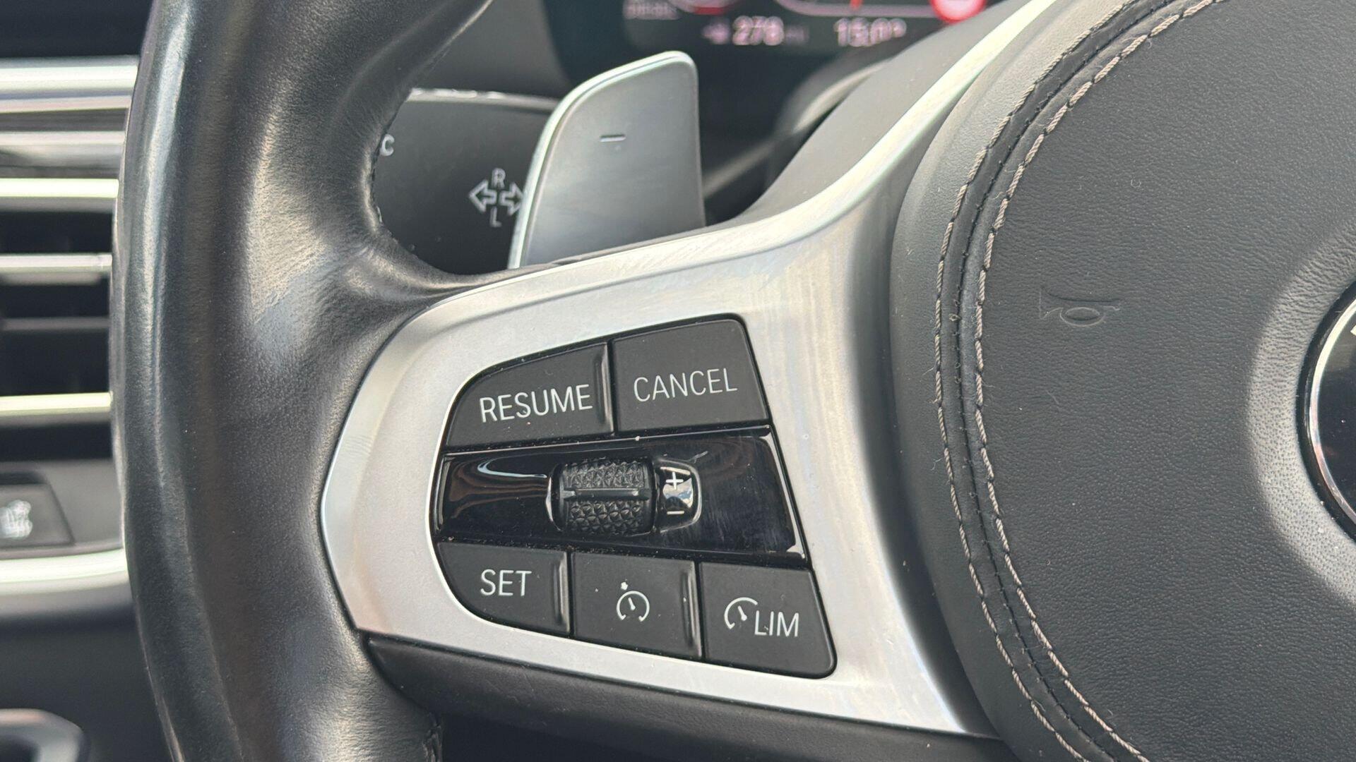 BMW X7 view 17