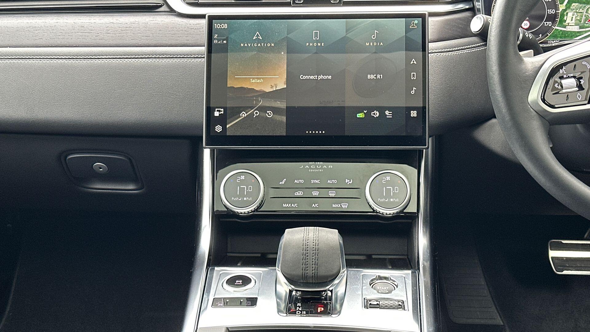 Jaguar XF view 14
