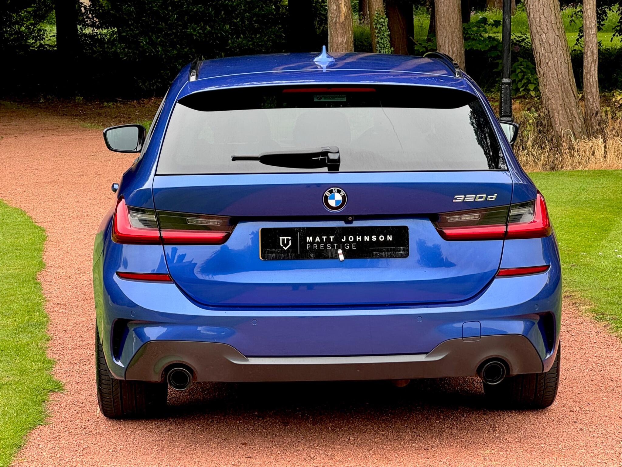 BMW 3 Series view 11