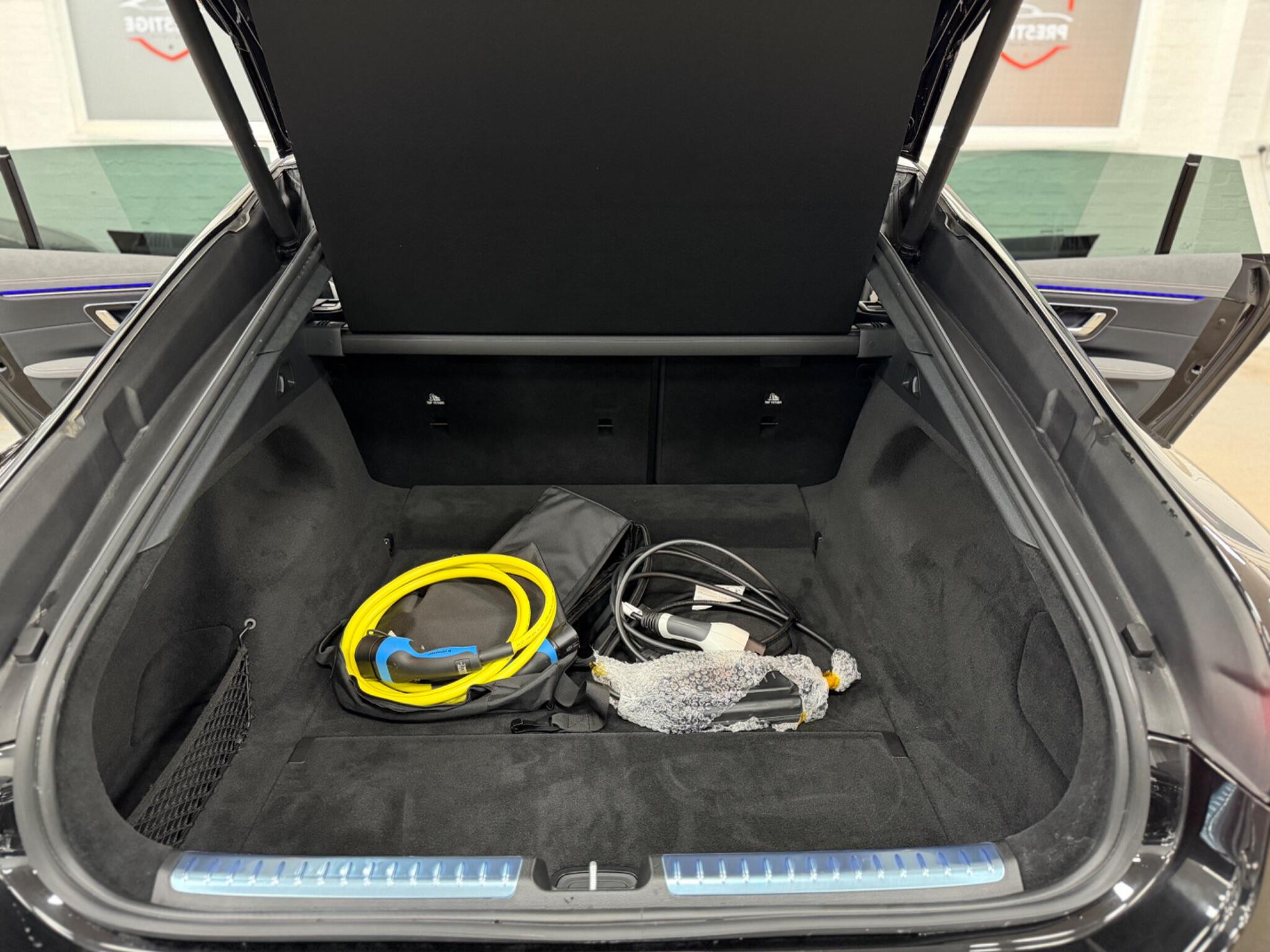 Mercedes-Benz Eqs view 28