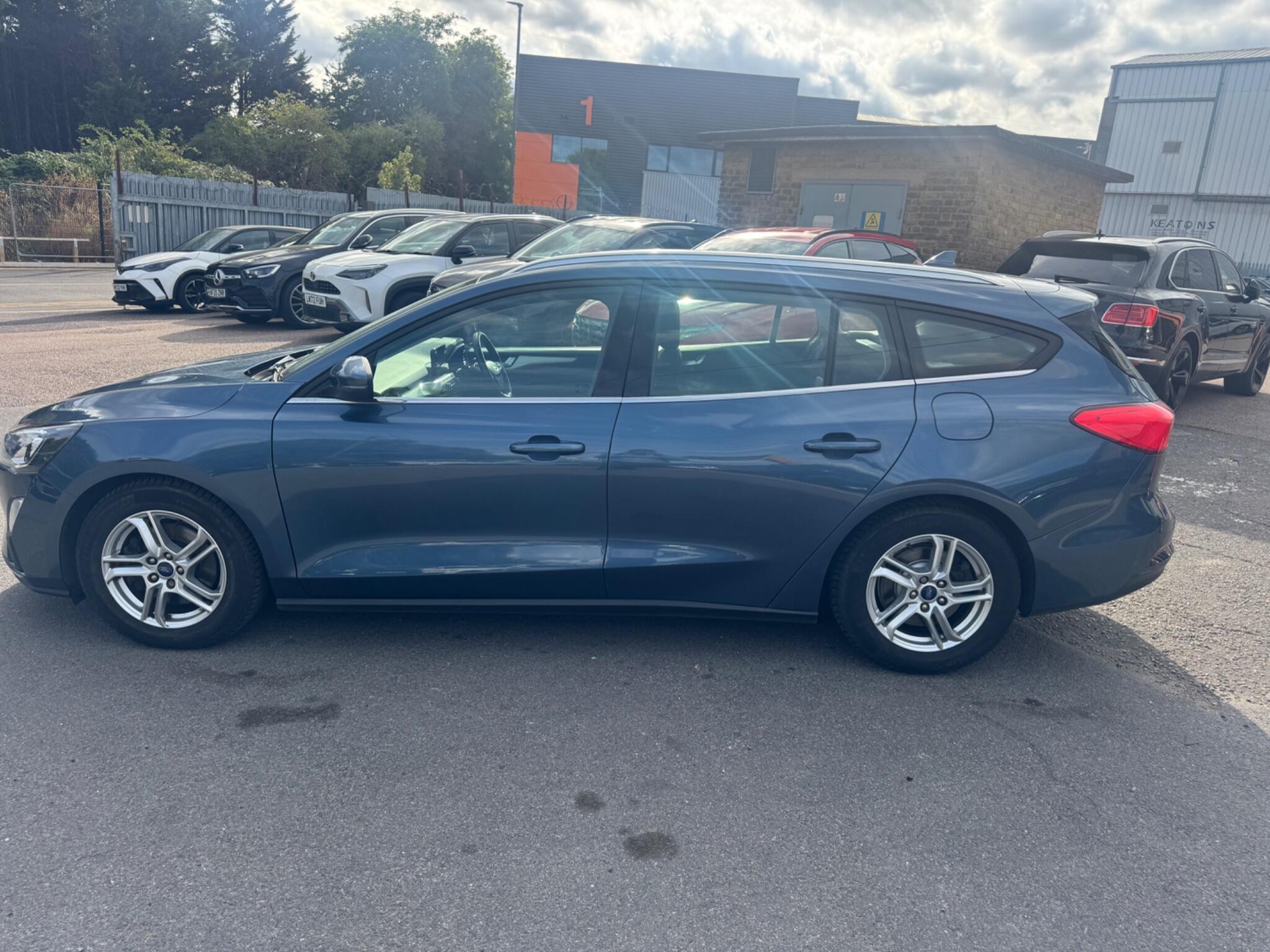 Ford Focus view 8
