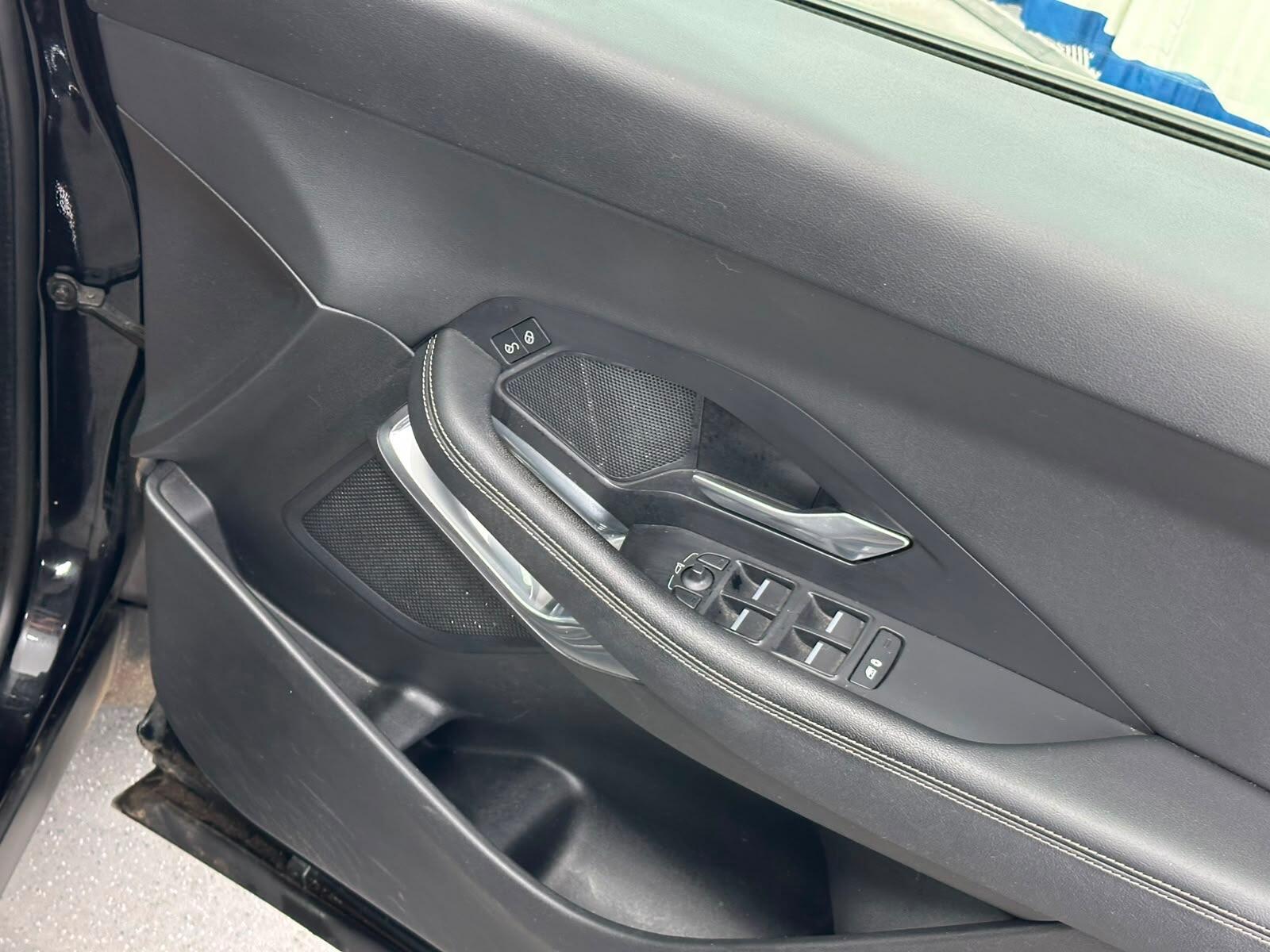 Jaguar E-Pace view 46