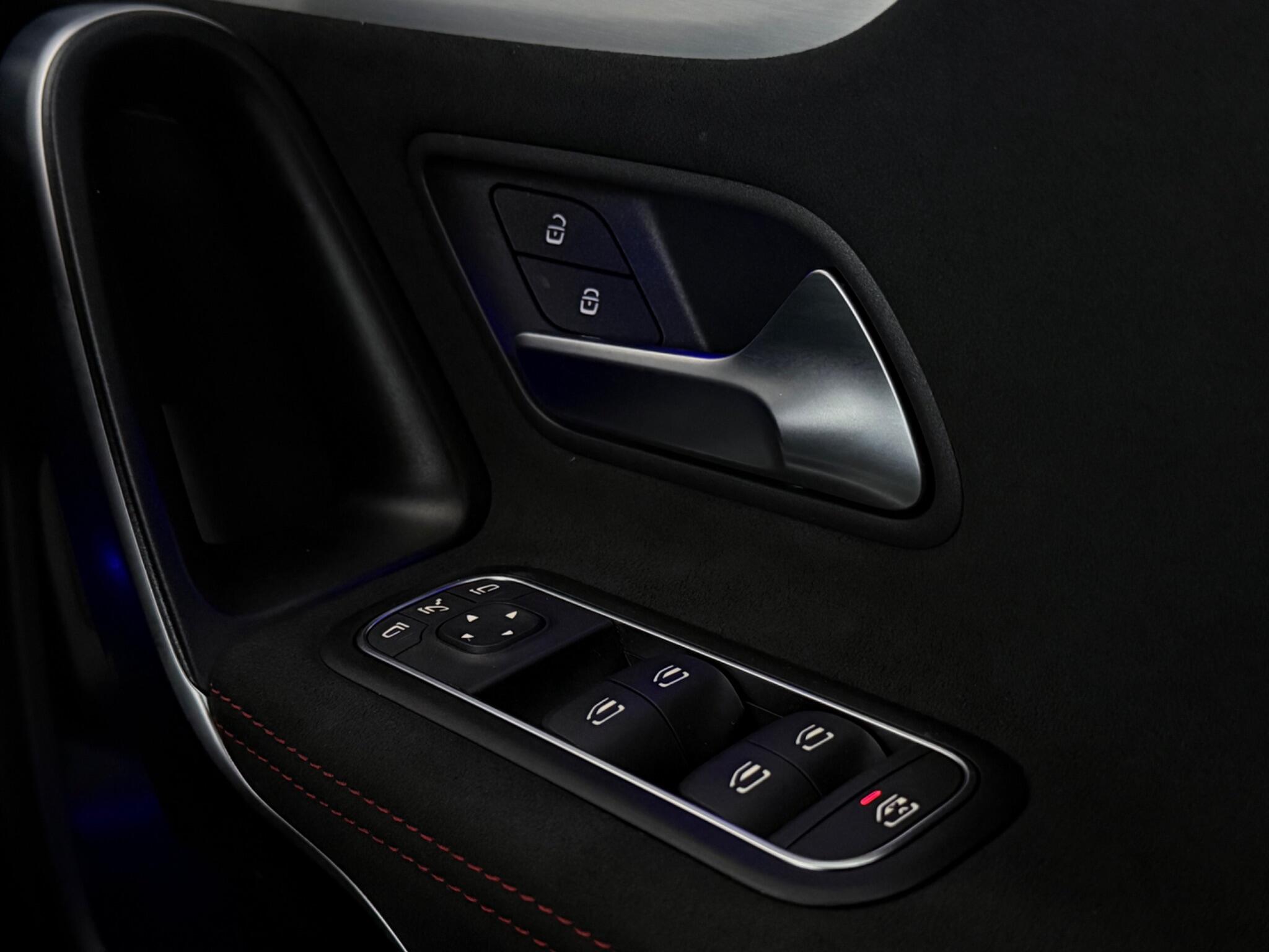Mercedes-Benz Cla view 19