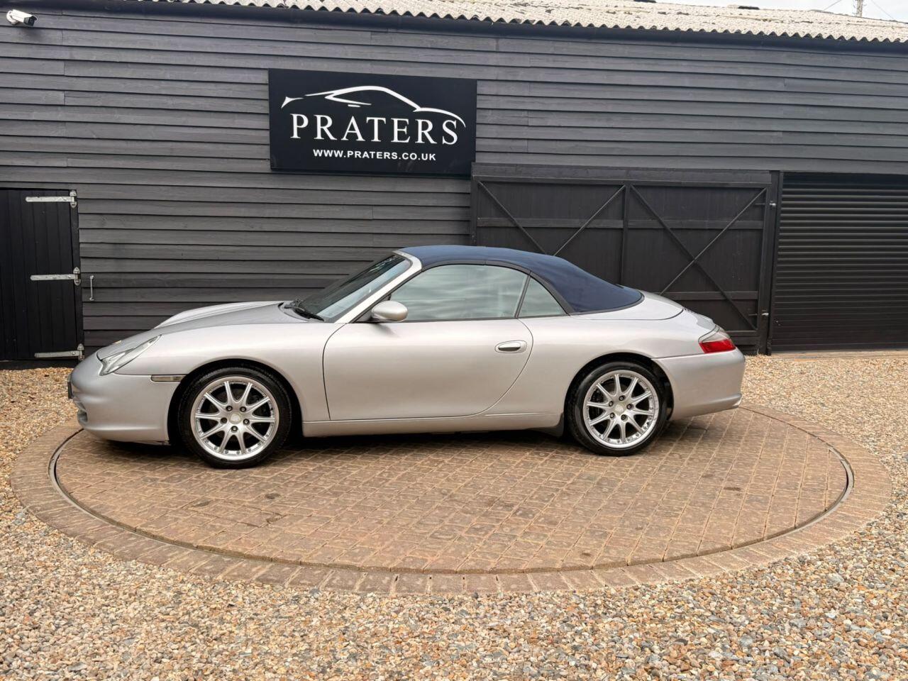 Porsche 911 view 6