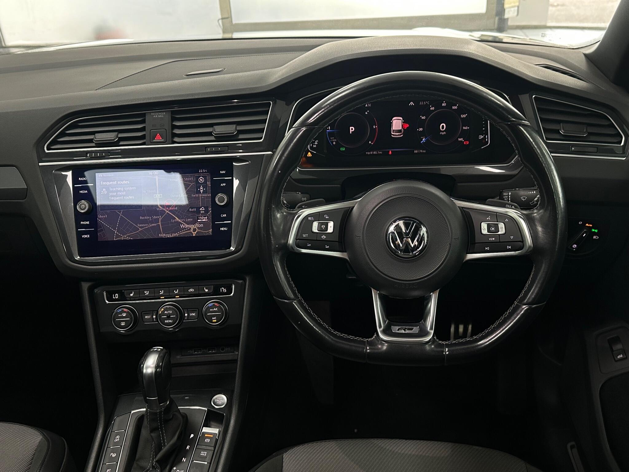 Volkswagen Tiguan view 18