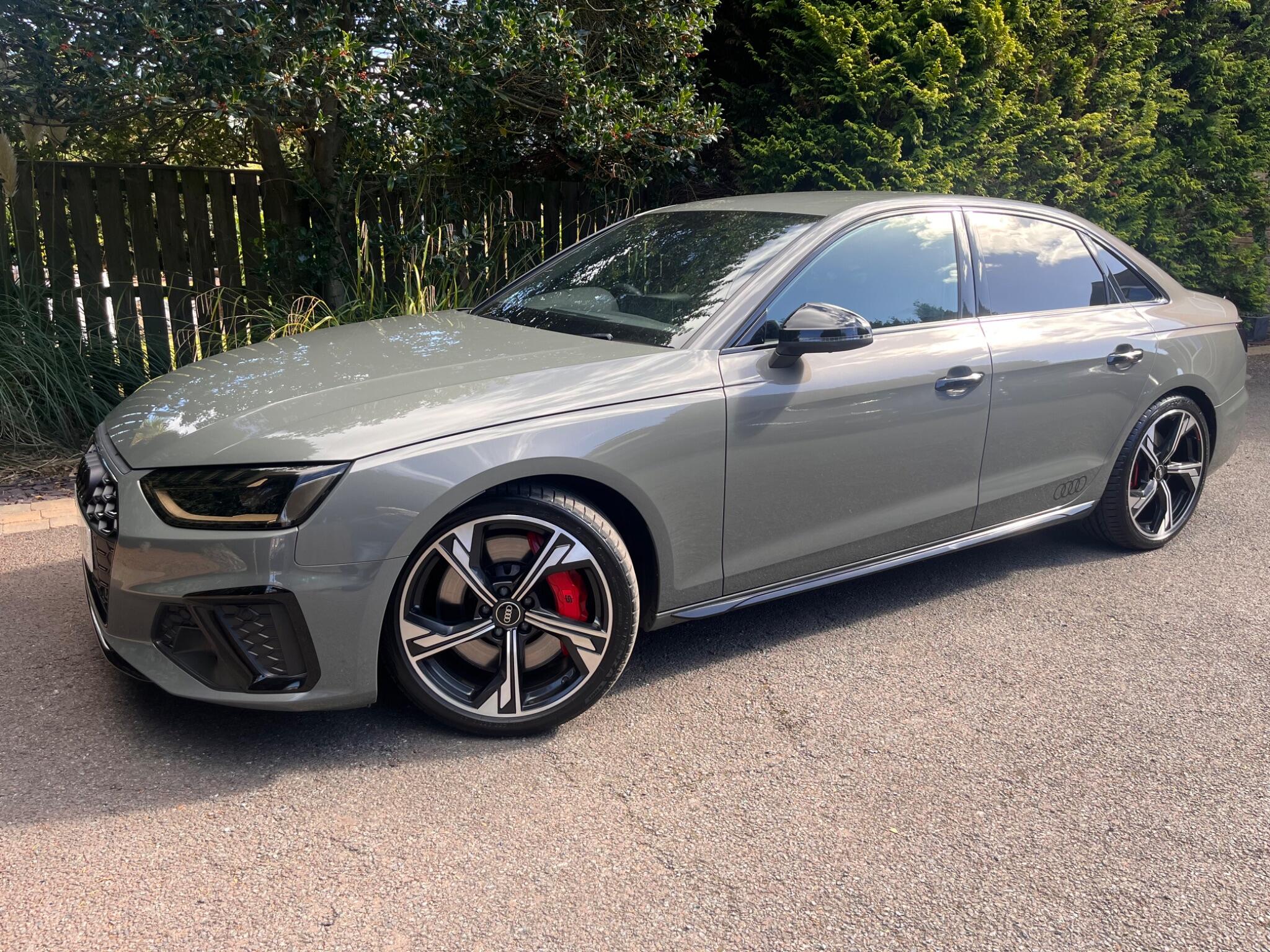 Audi S4 view 3