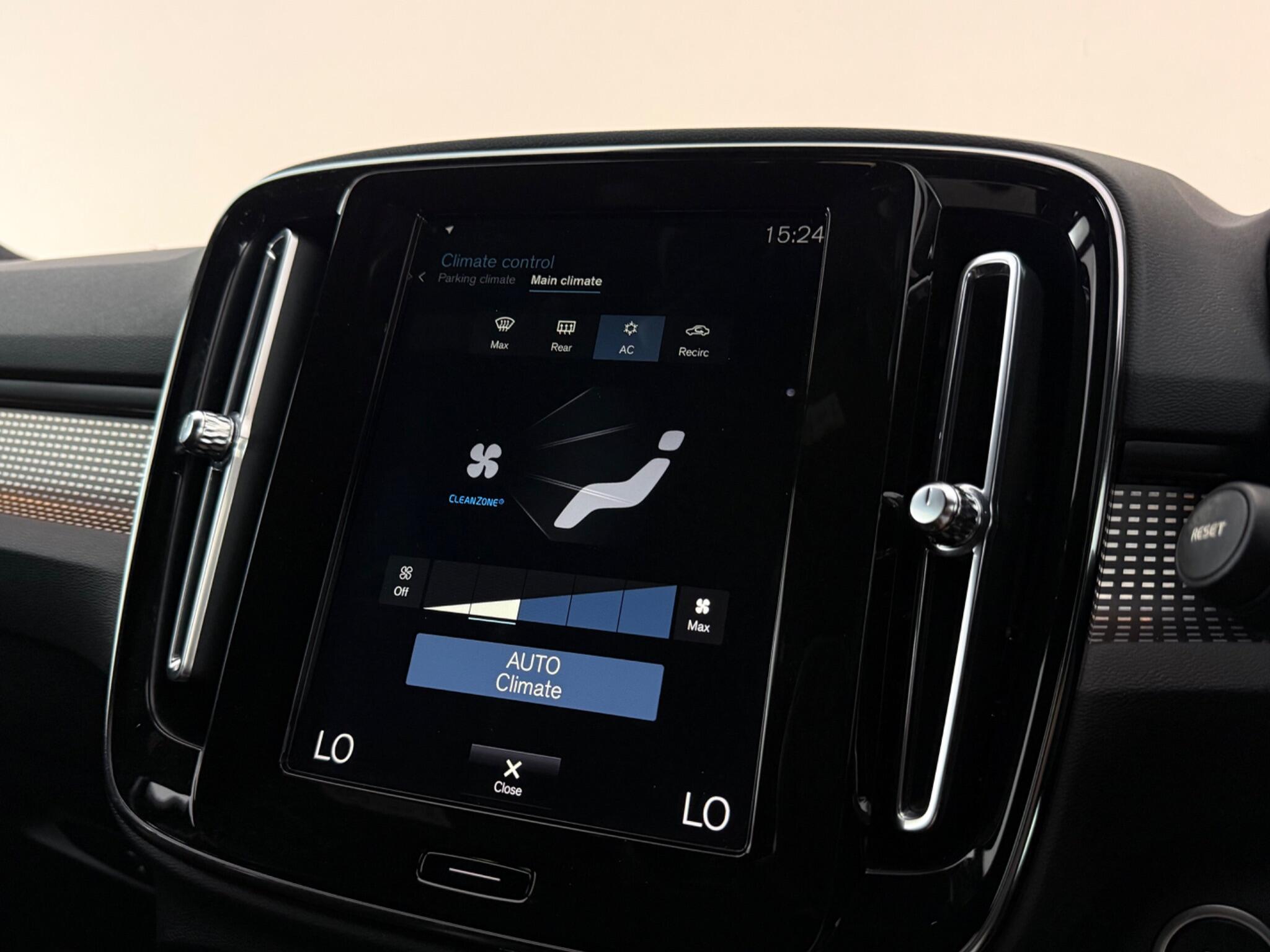 Volvo XC40 view 29