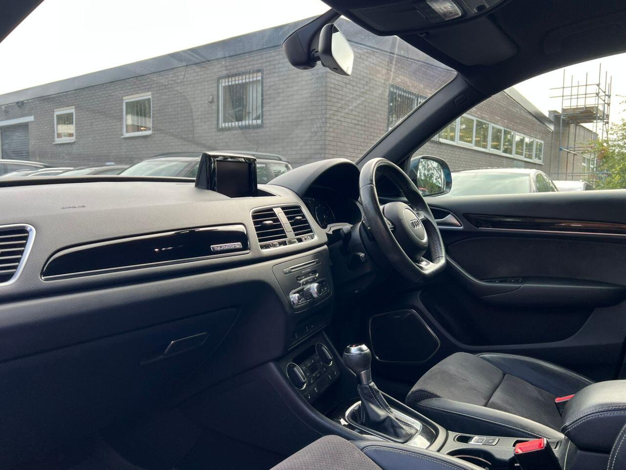 Audi Q3 view 17