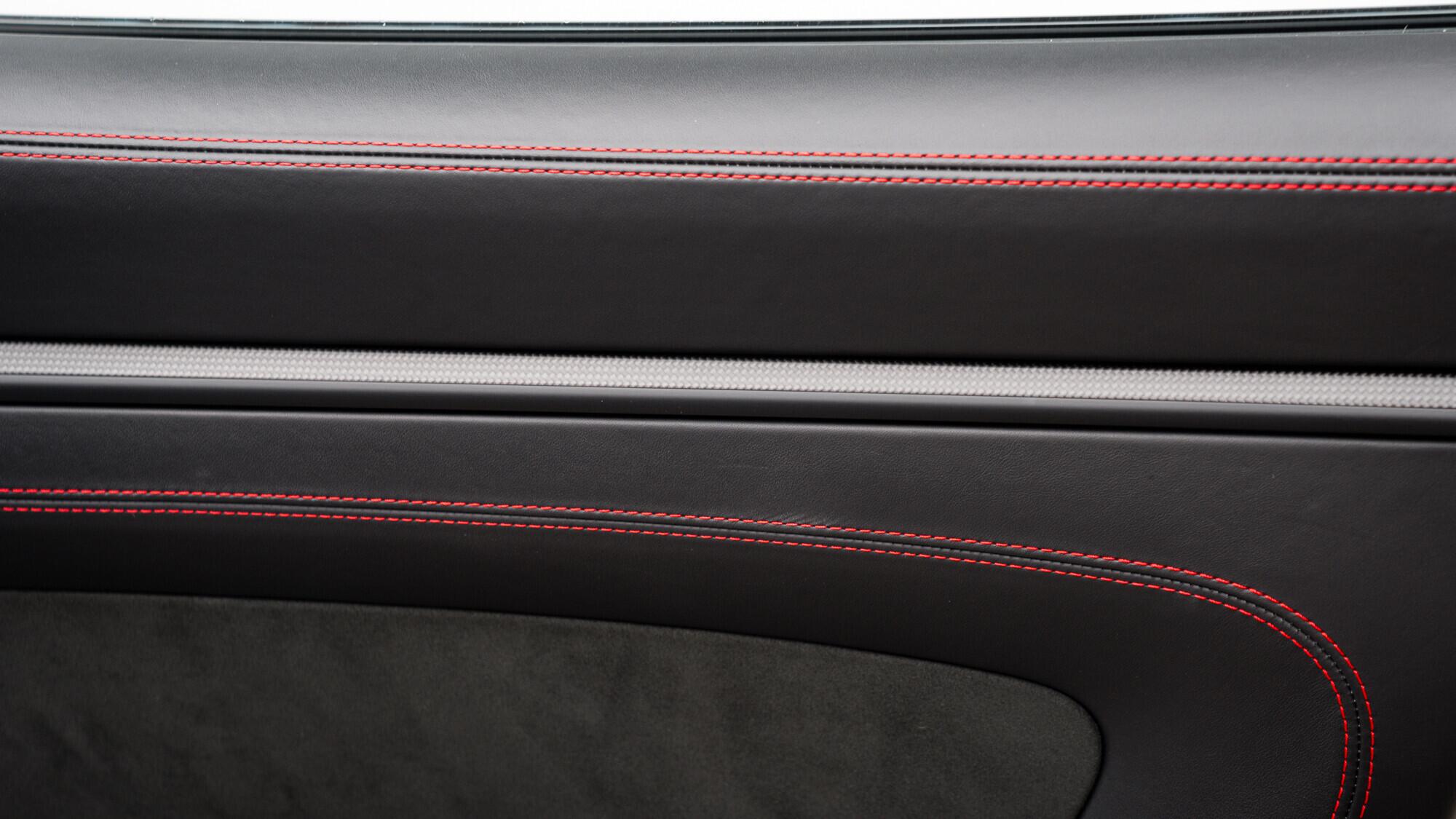Porsche 911 view 42
