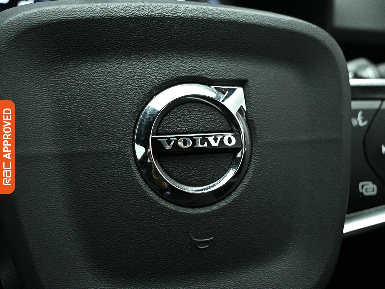 Volvo XC40 view 22