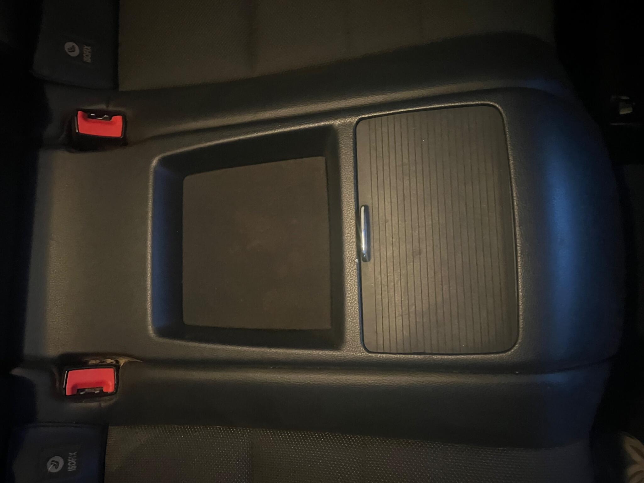 Mercedes-Benz C-Class view 25