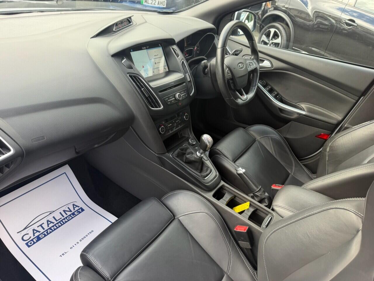 Ford Focus view 16