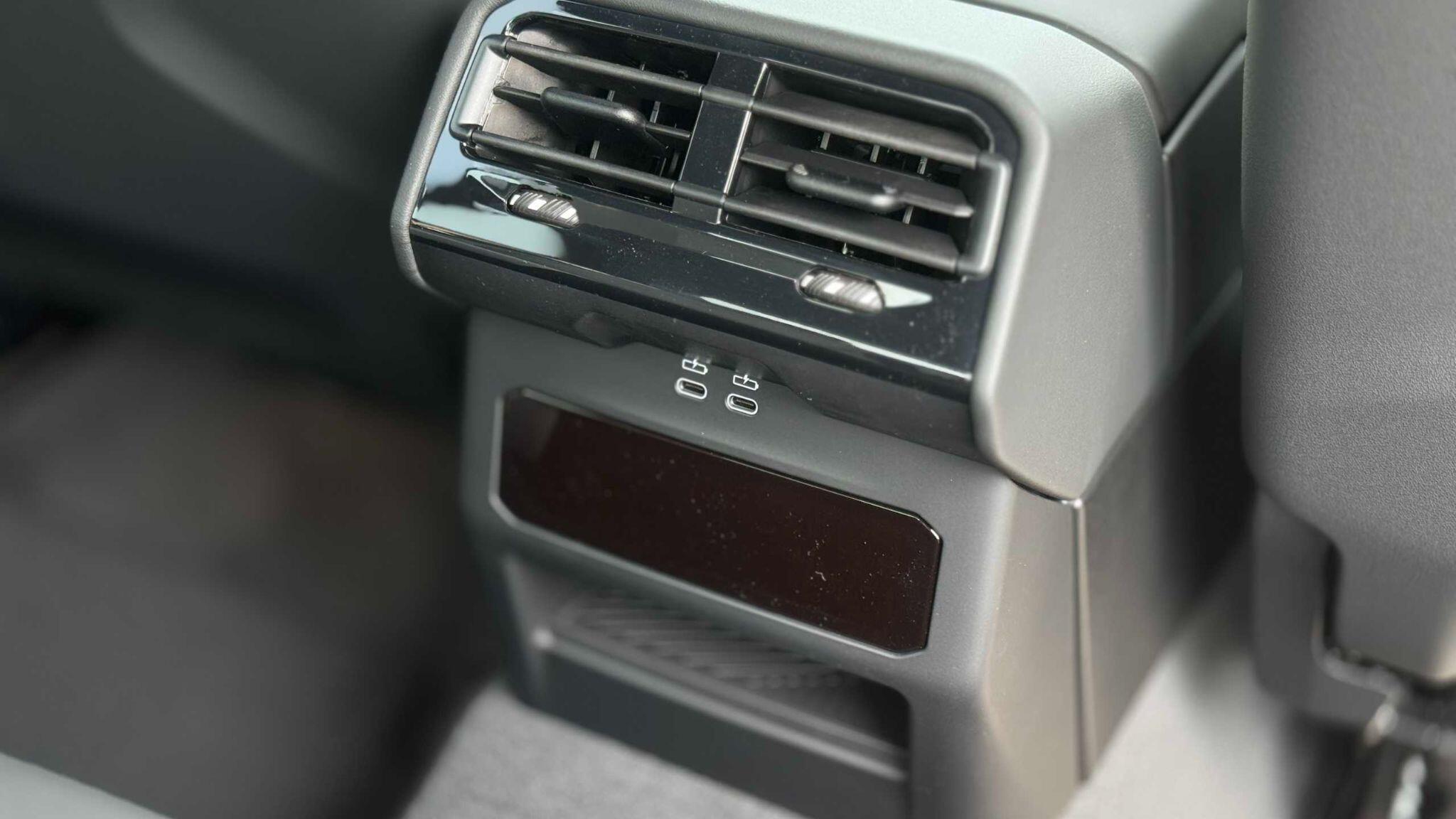 BMW M5 view 9
