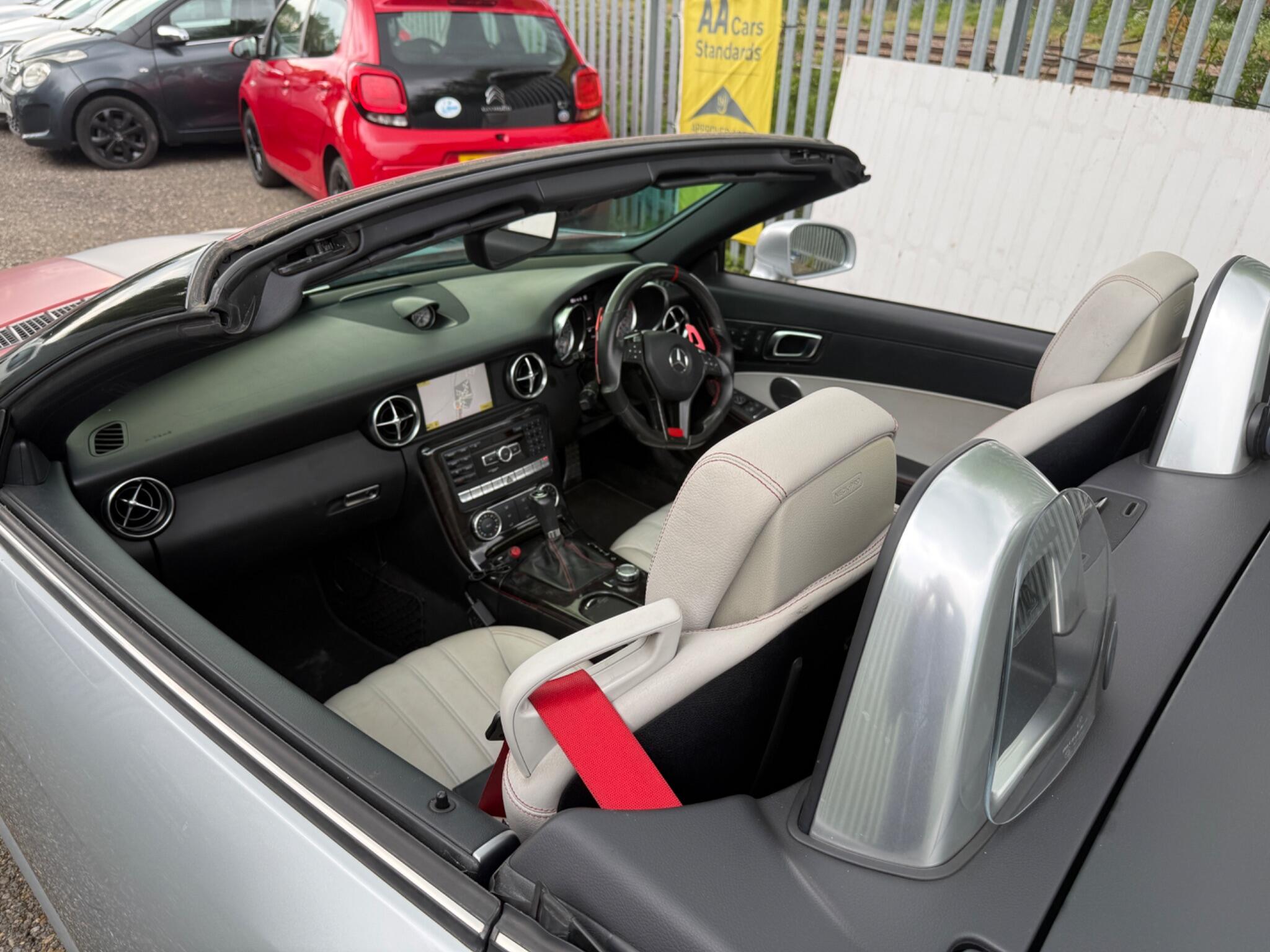 2012 Mercedes-Benz SLK image 34