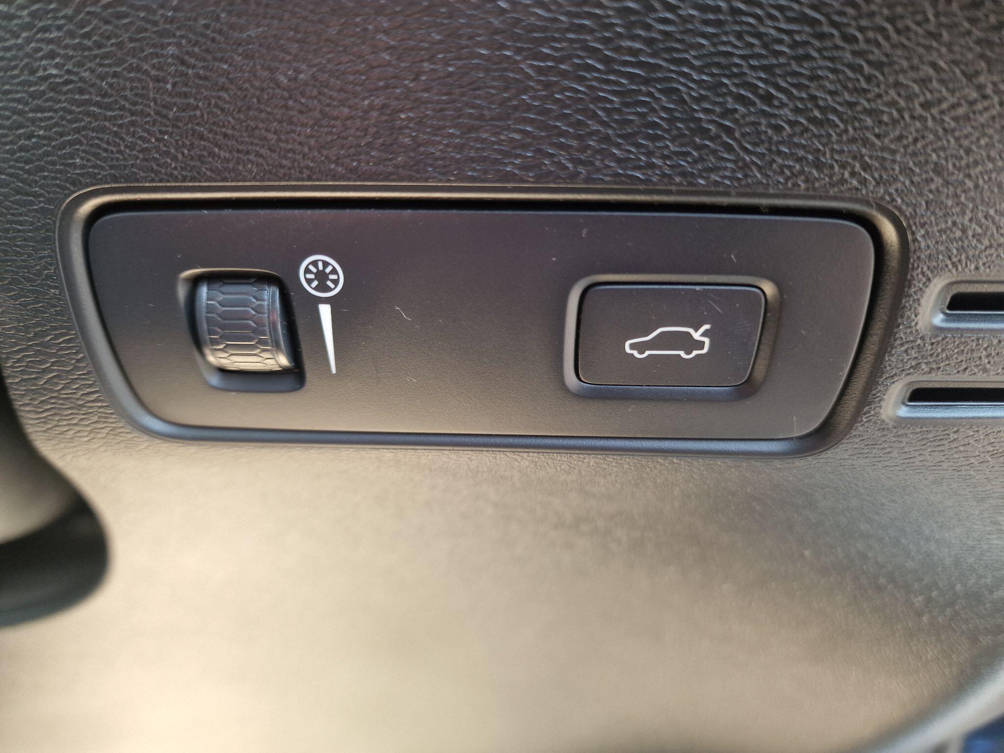 Volvo XC40 view 23