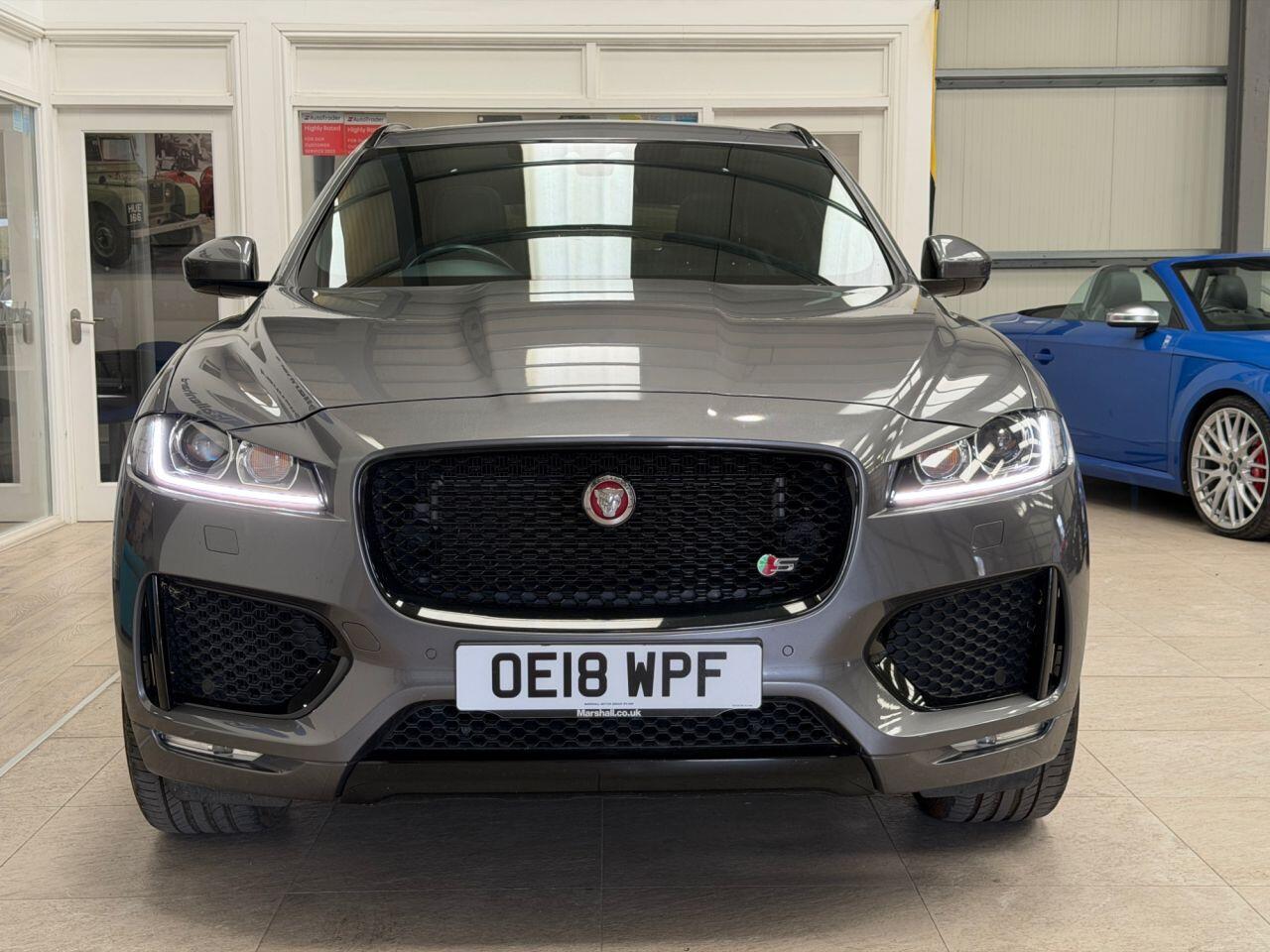 Jaguar F-Pace view 8