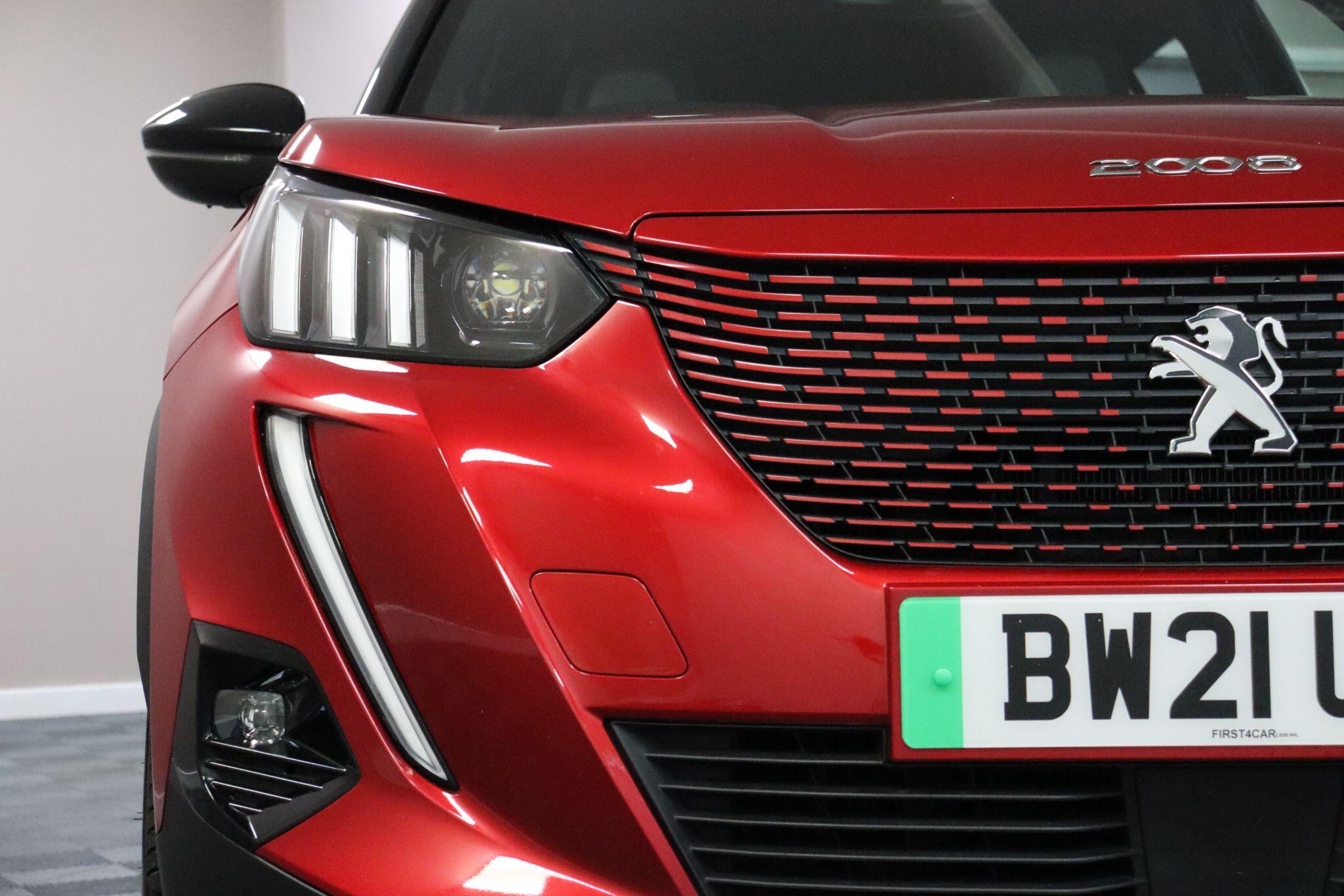 Peugeot E-2008 view 25