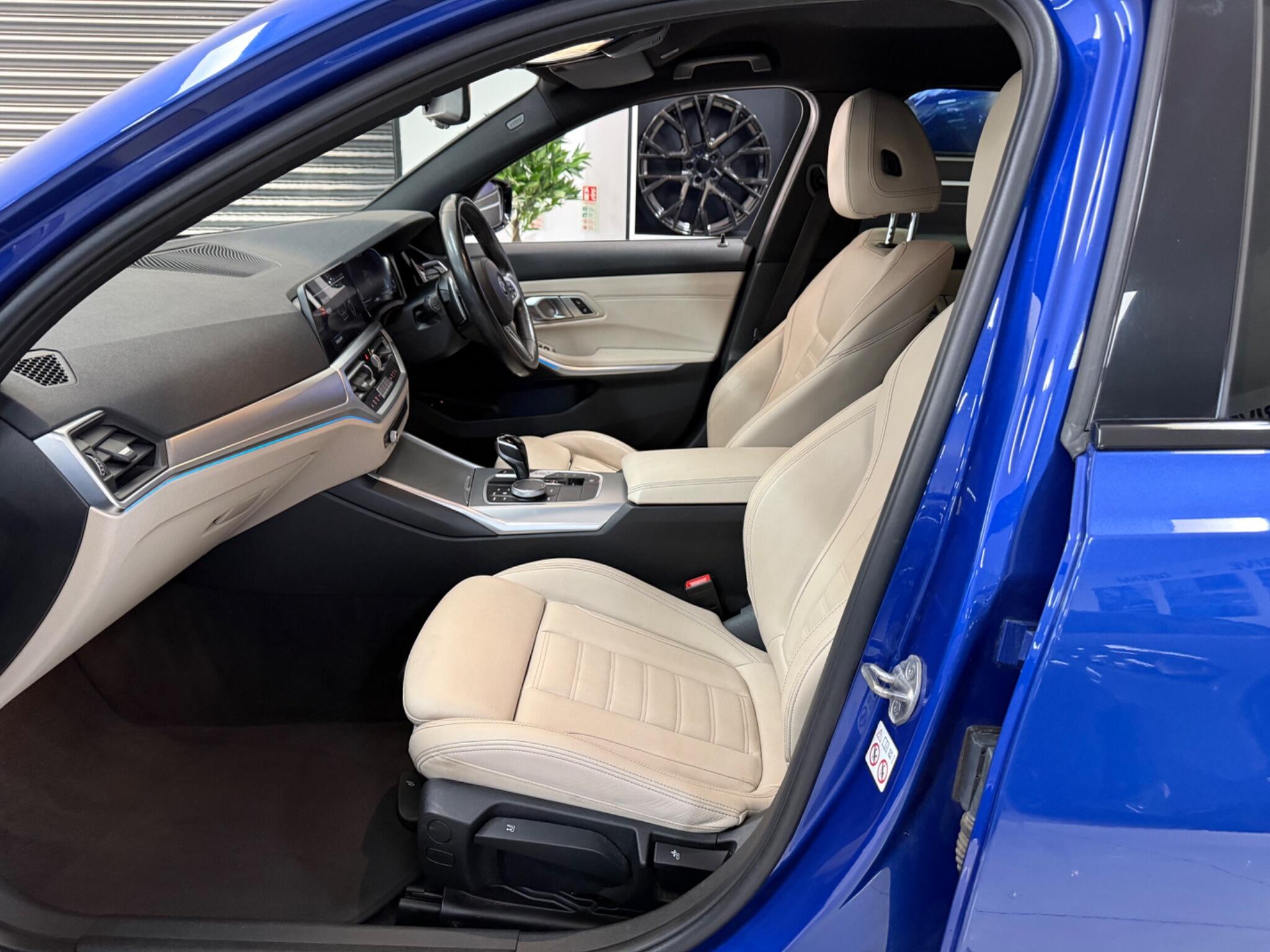 BMW 3 Series view 38