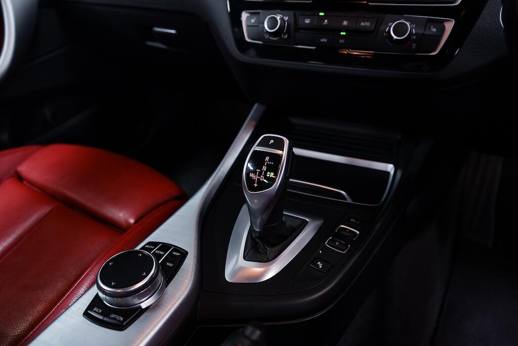 BMW 2 Series view 17