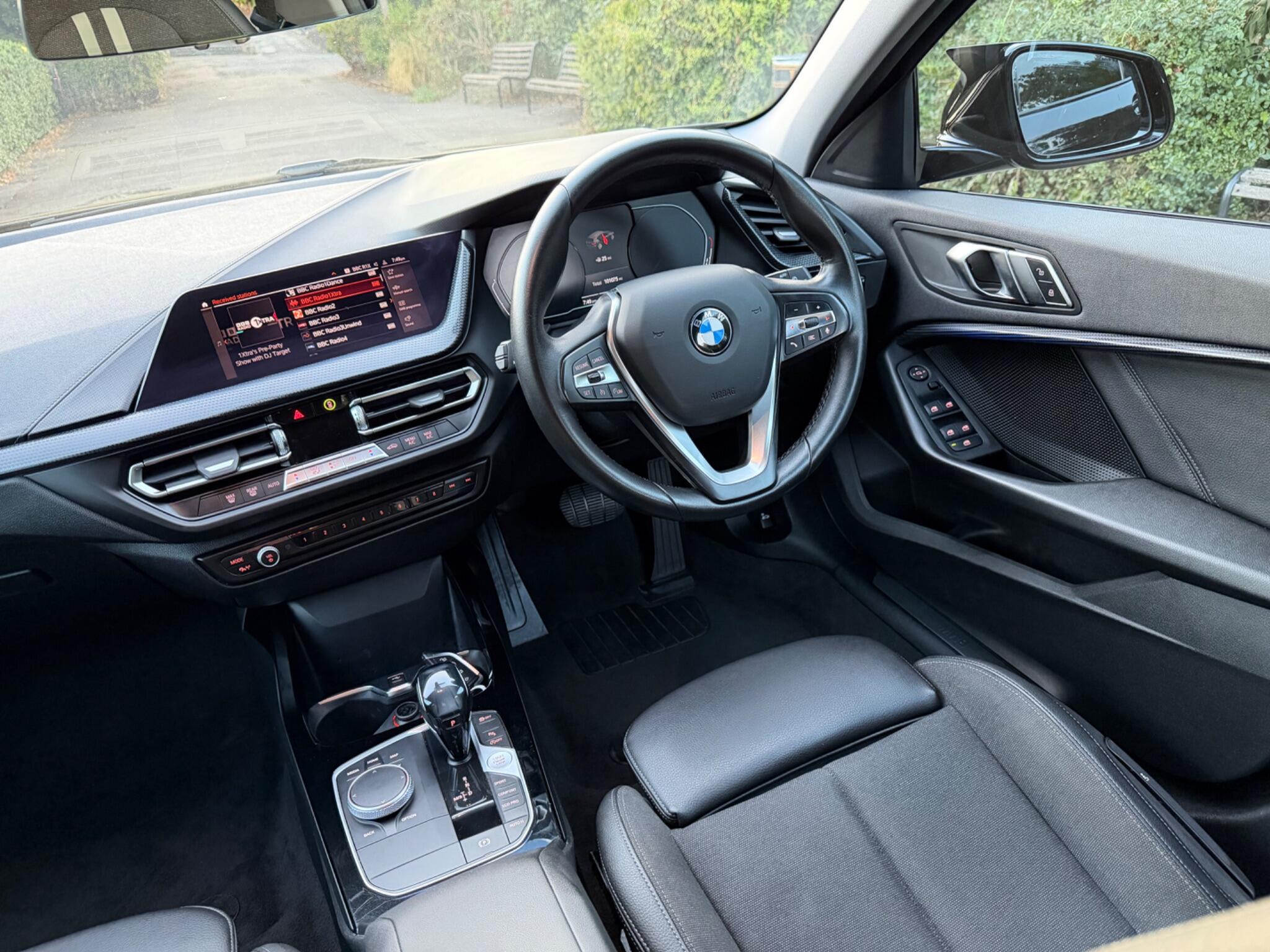 BMW 1 Series view 14