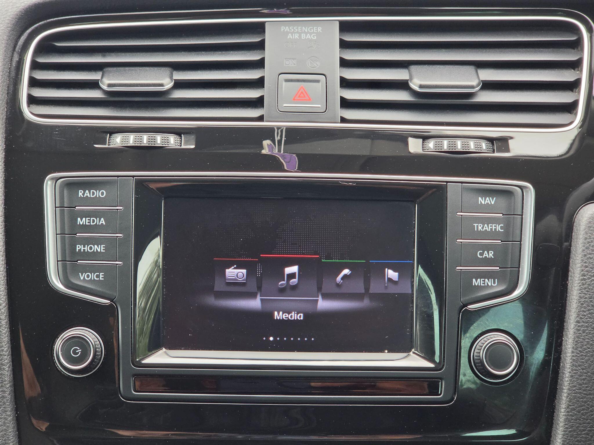 Volkswagen Golf view 18