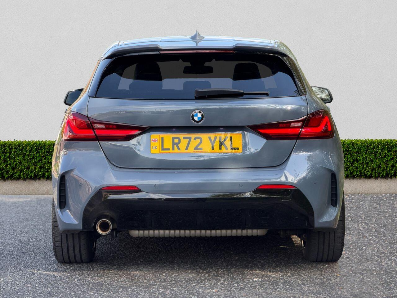 BMW 1 Series view 6
