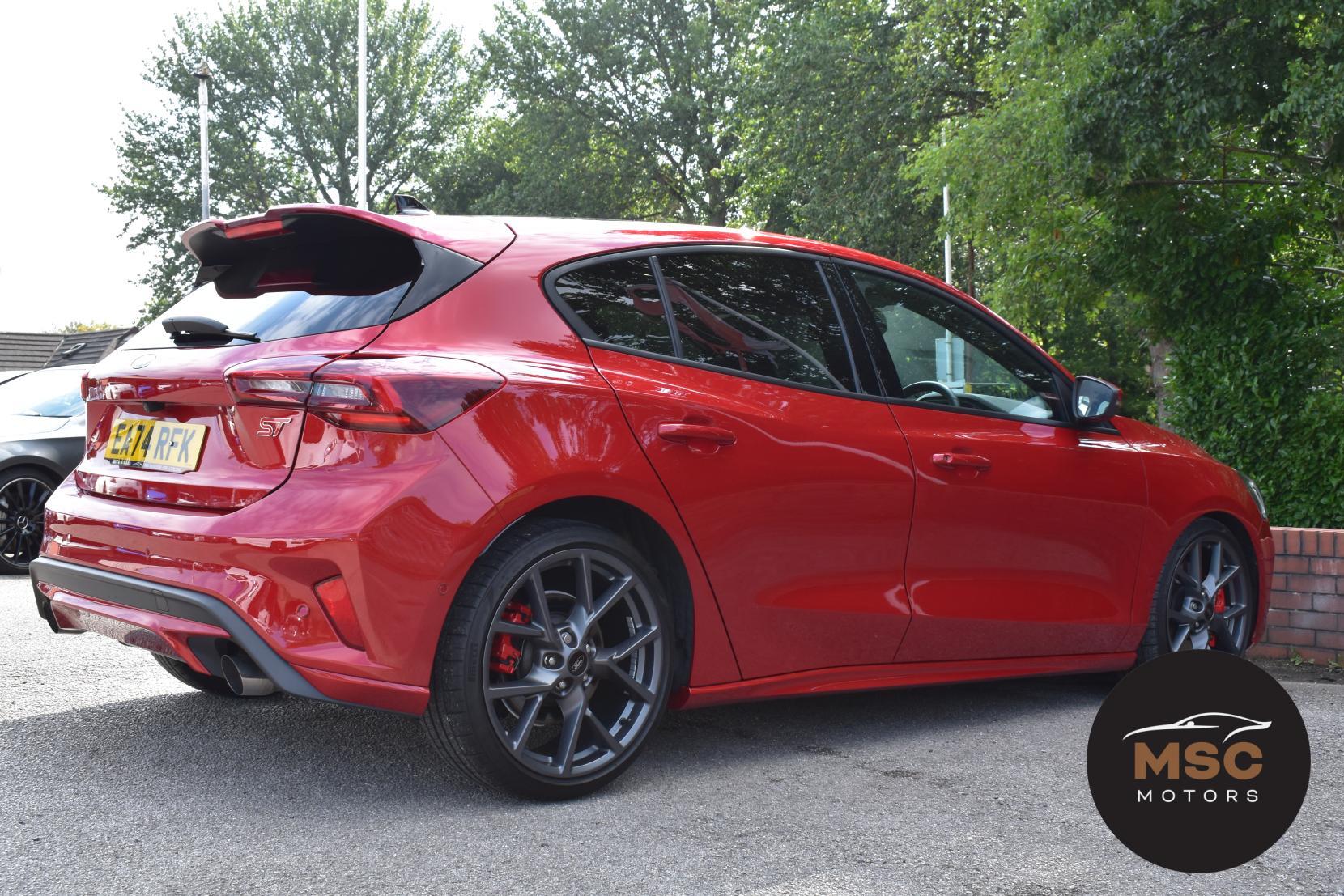 Ford Focus view 18