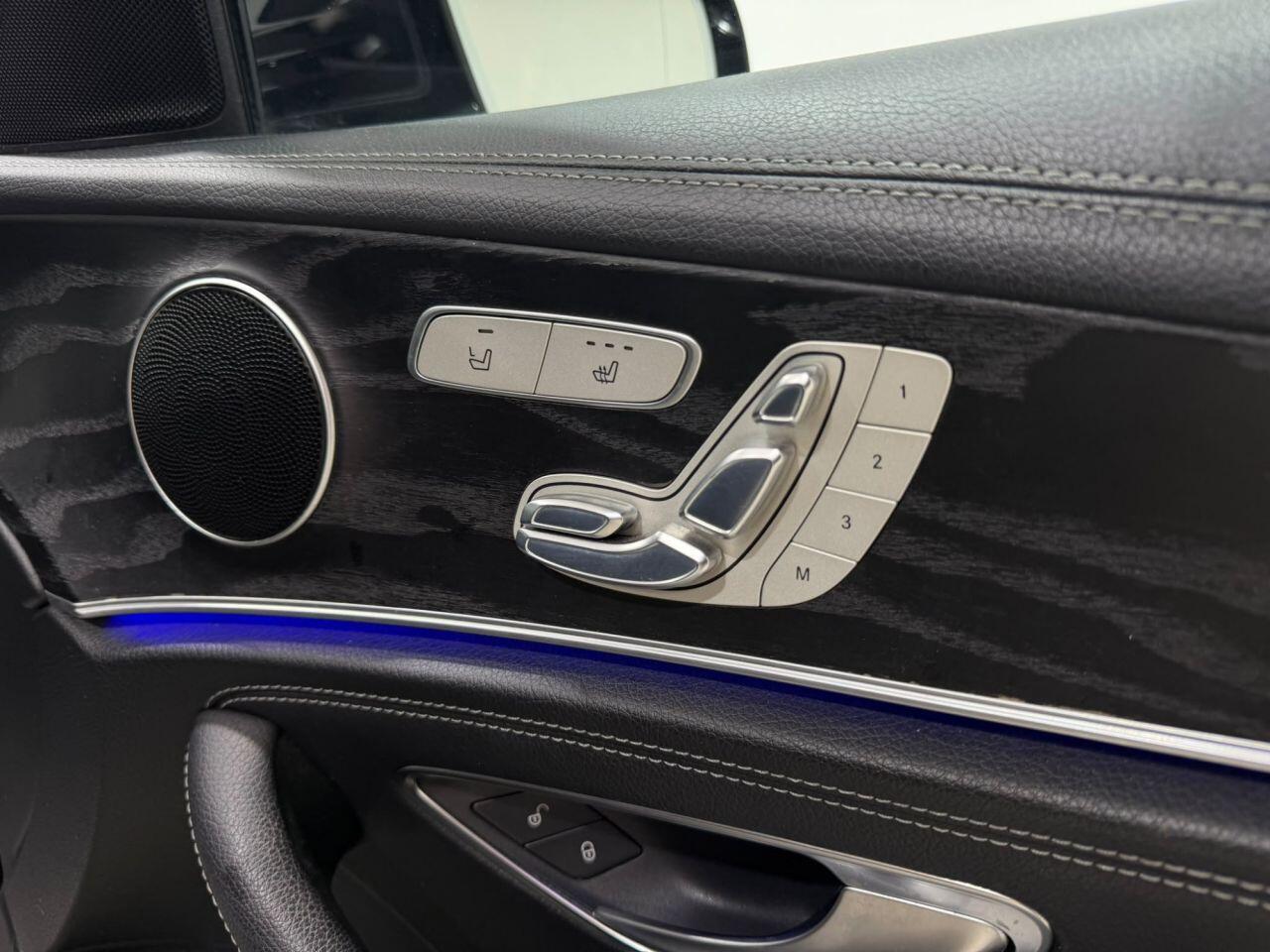 Mercedes-Benz E-Class view 18