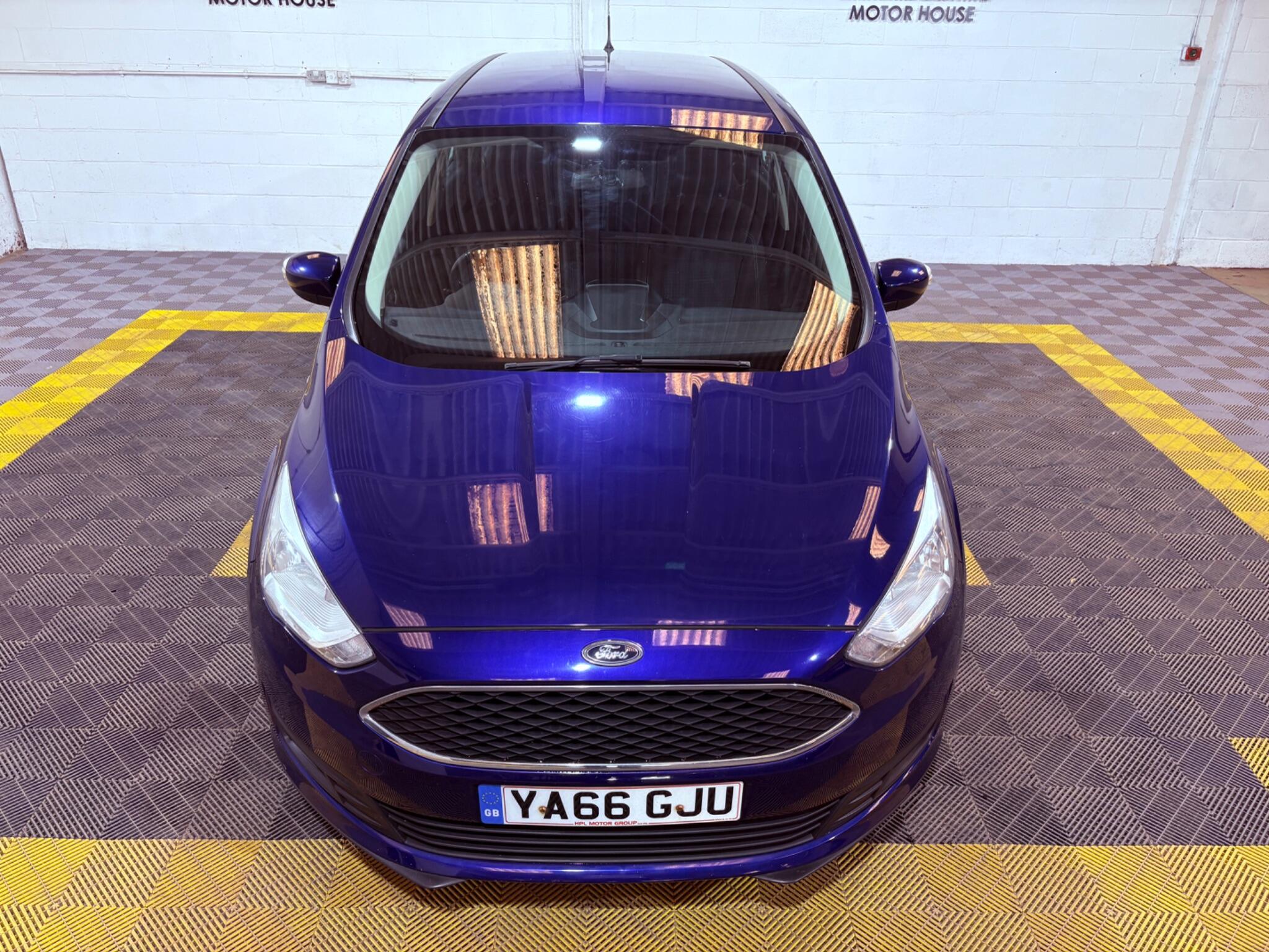 Ford Grand C-Max view 13