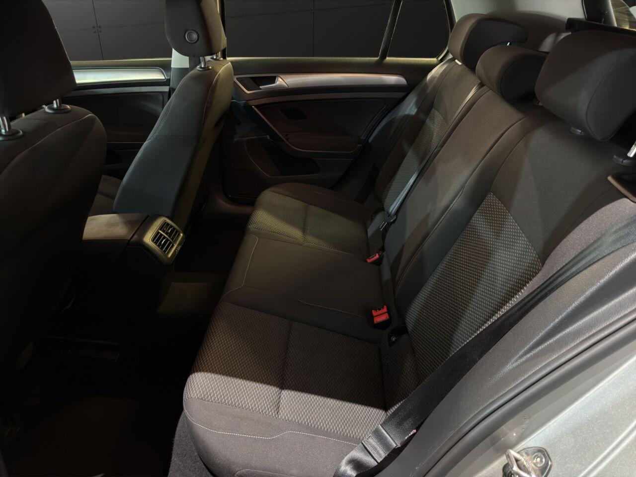 Volkswagen Golf view 14