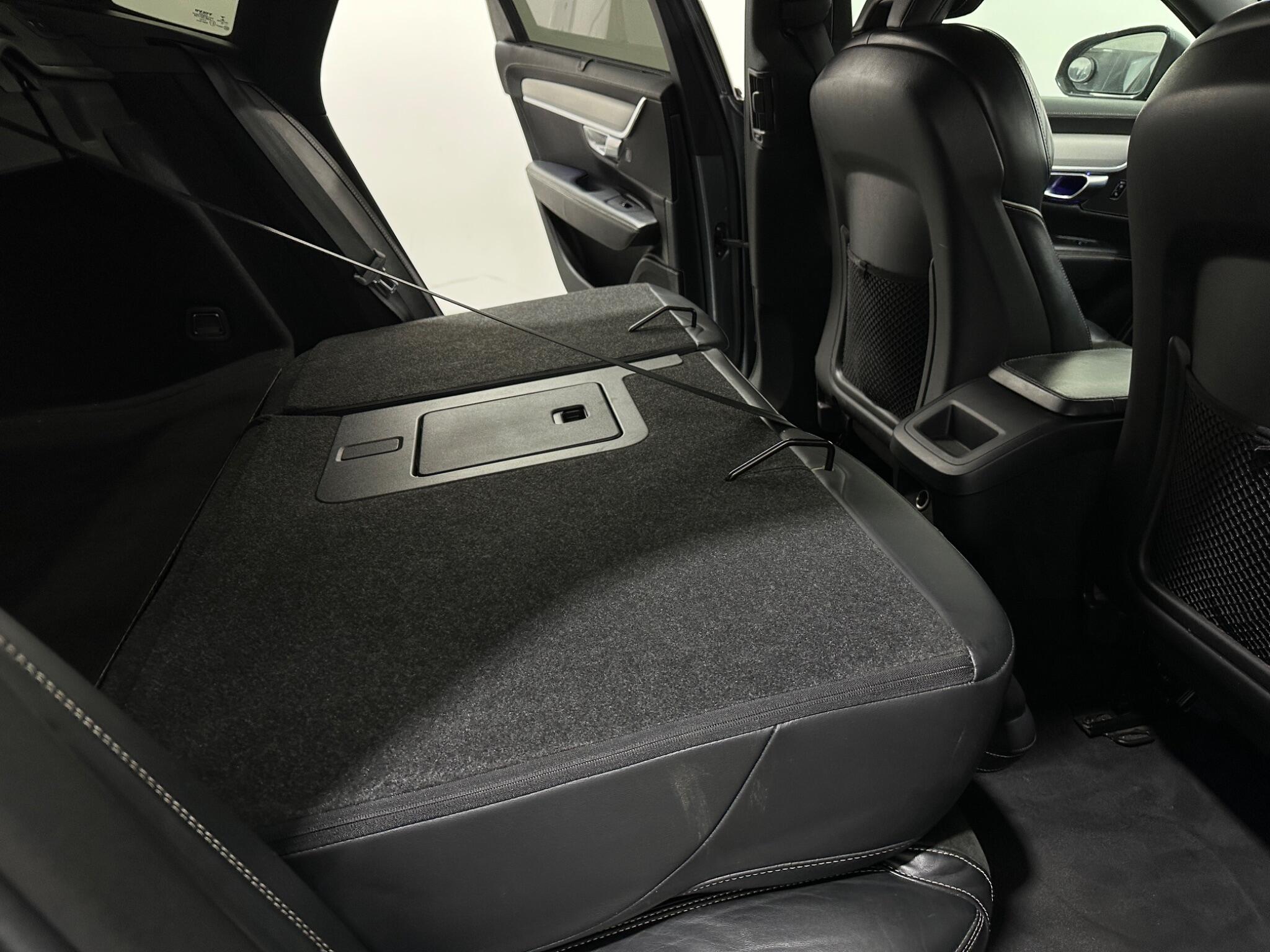 Volvo S90 view 45
