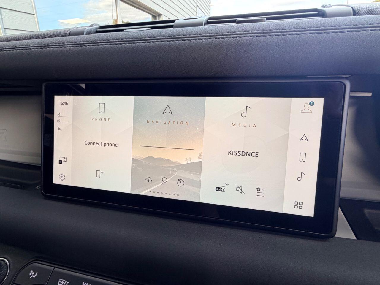 Land Rover Defender view 28