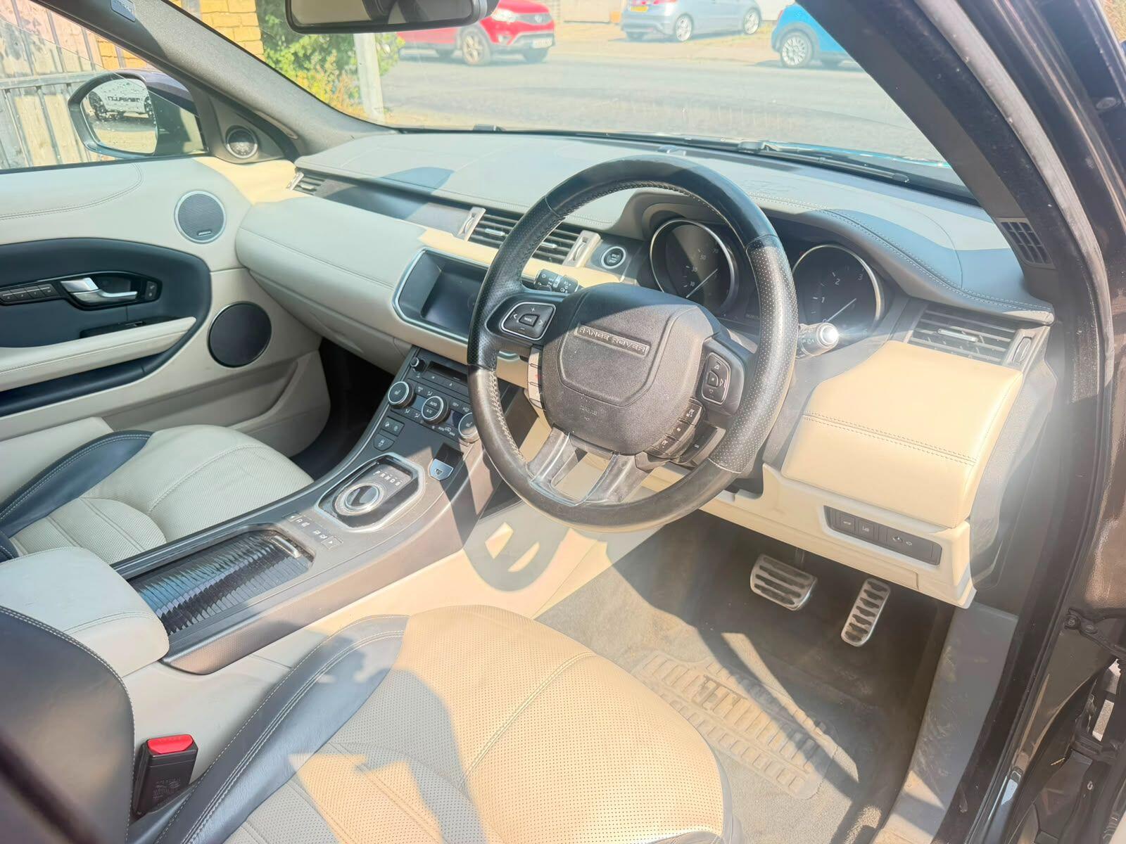 Land Rover Range Rover Evoque view 9