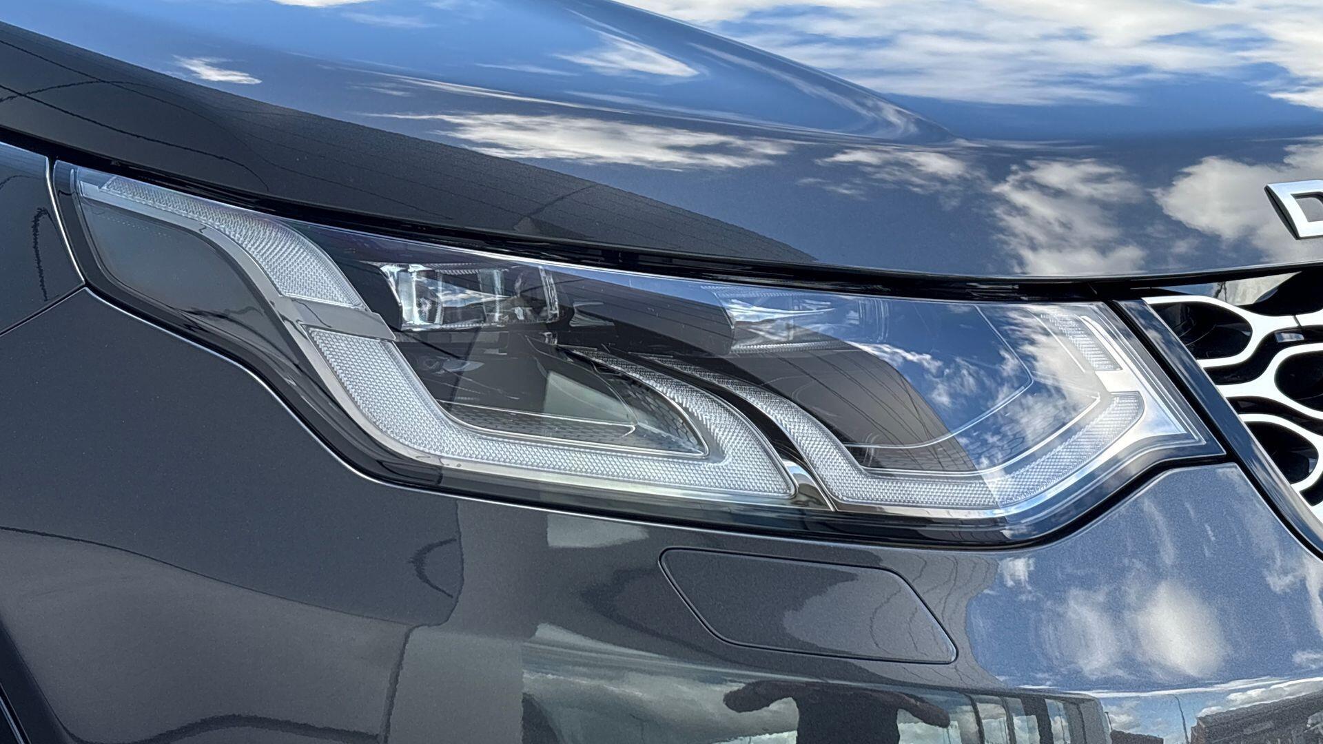 Land Rover Discovery Sport view 17