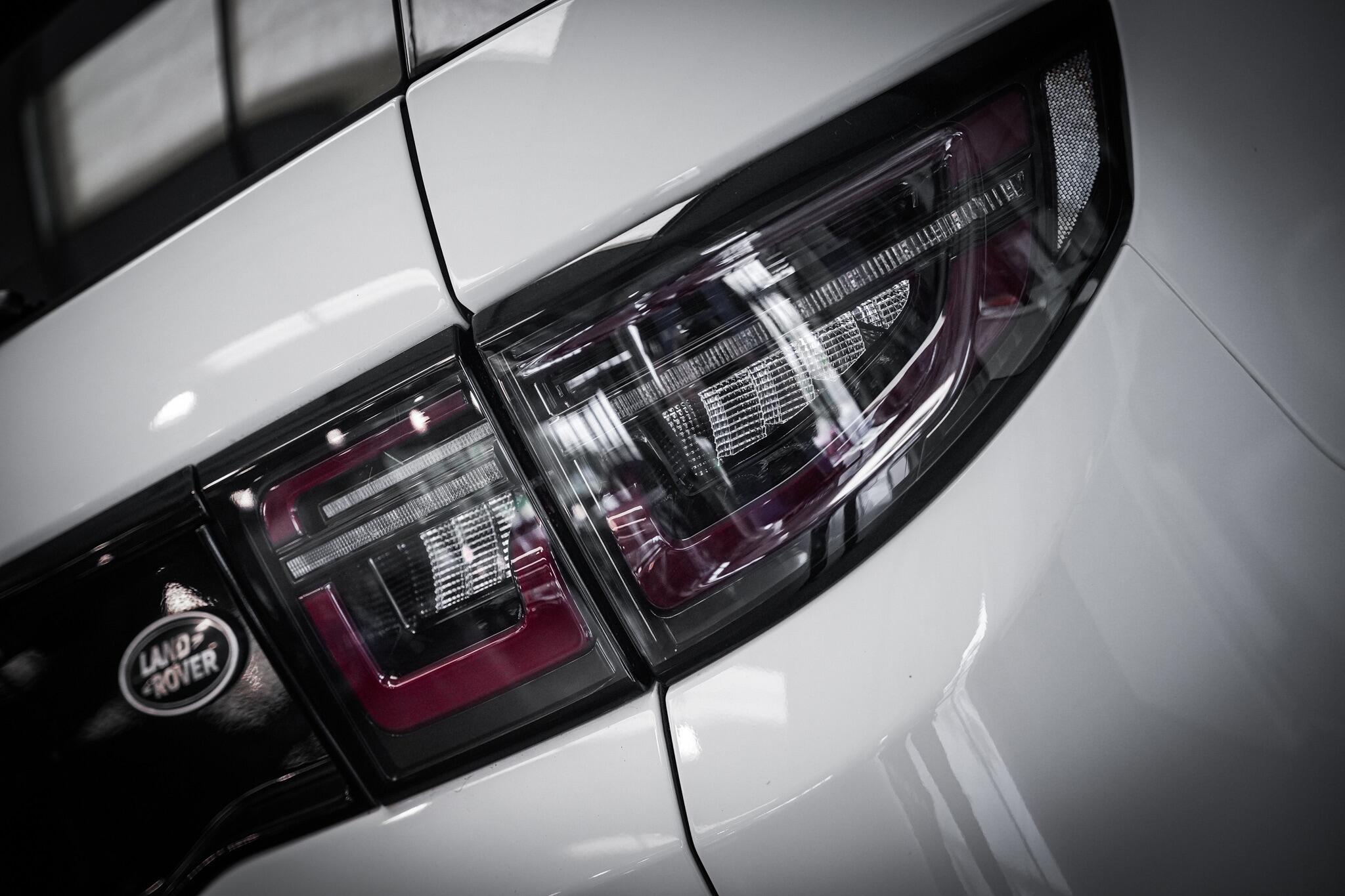 Land Rover Discovery Sport view 38