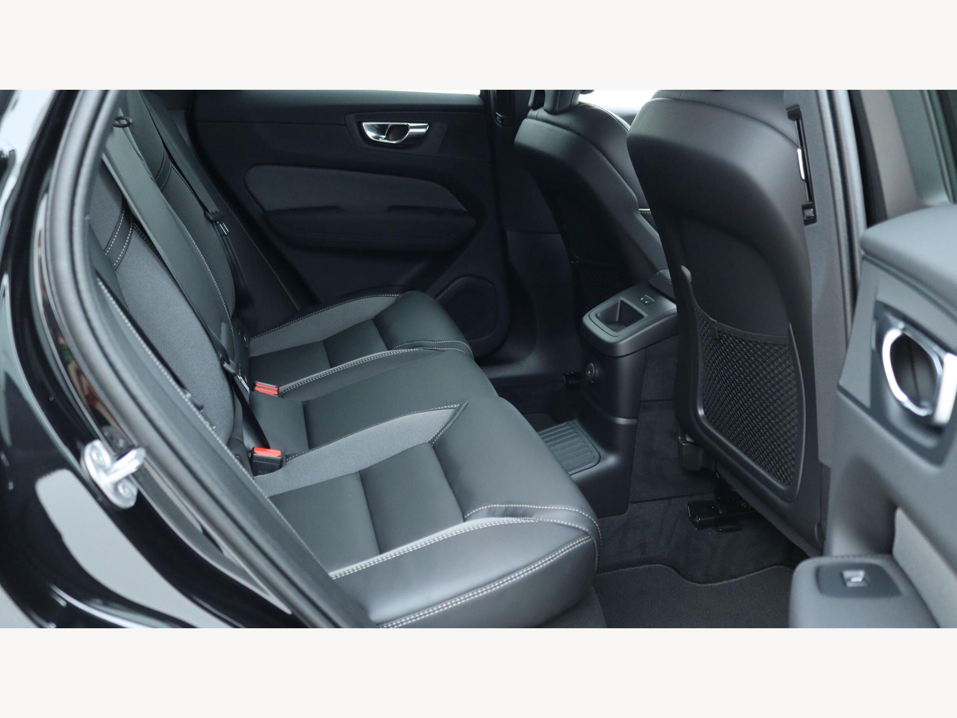Volvo XC60 view 9