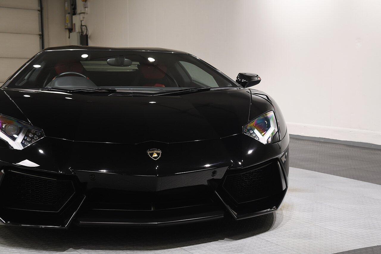 Lamborghini Aventador view 29