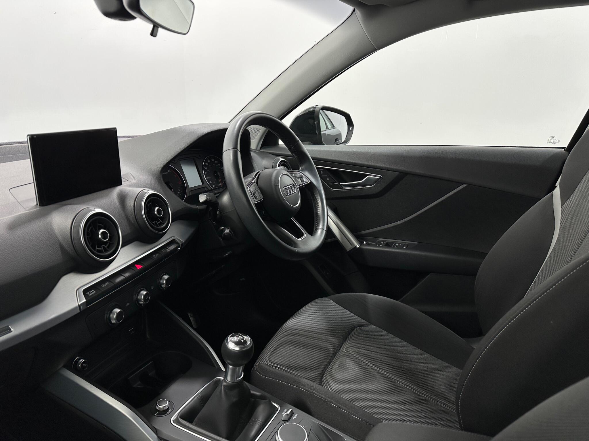 Audi Q2 view 31