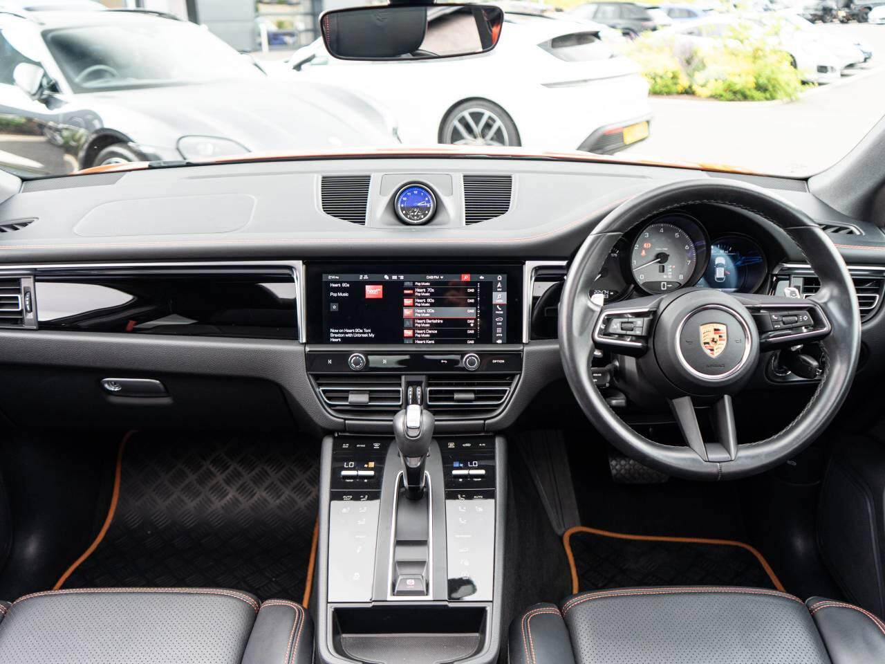 Porsche Macan view 32