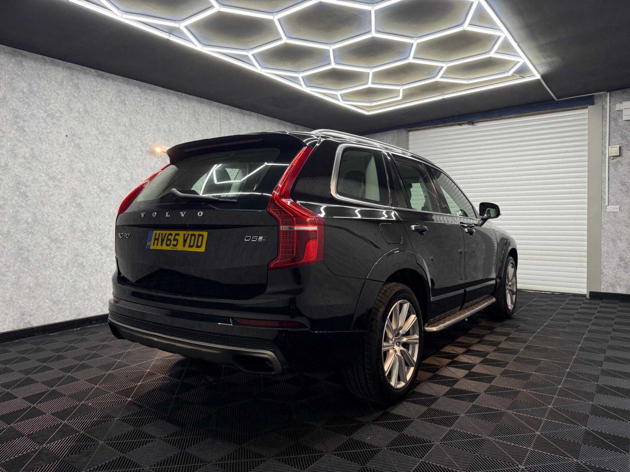 Volvo XC90 view 4