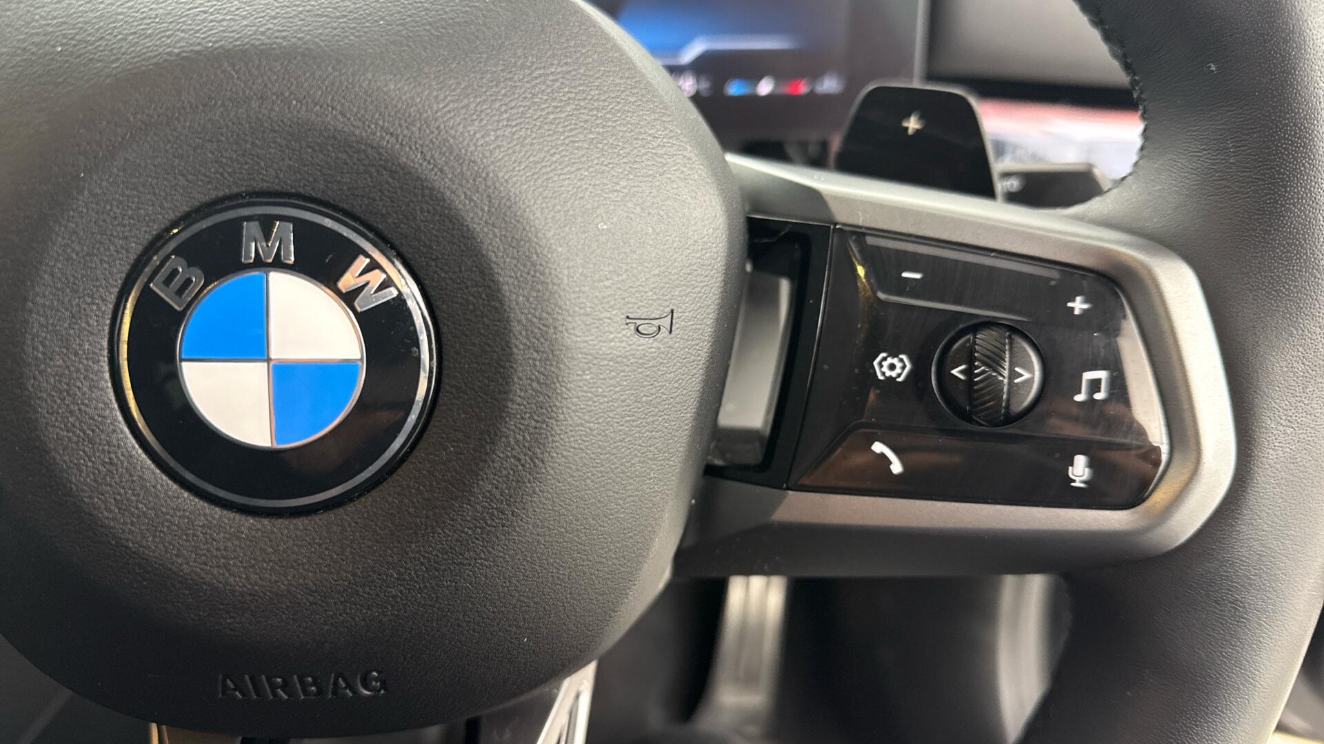 BMW 5 Series view 18