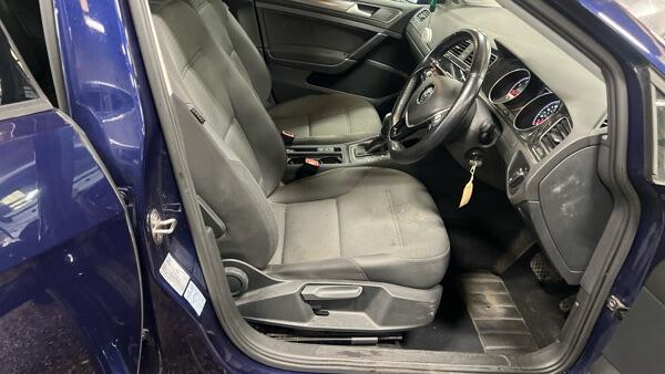 Volkswagen Golf view 2