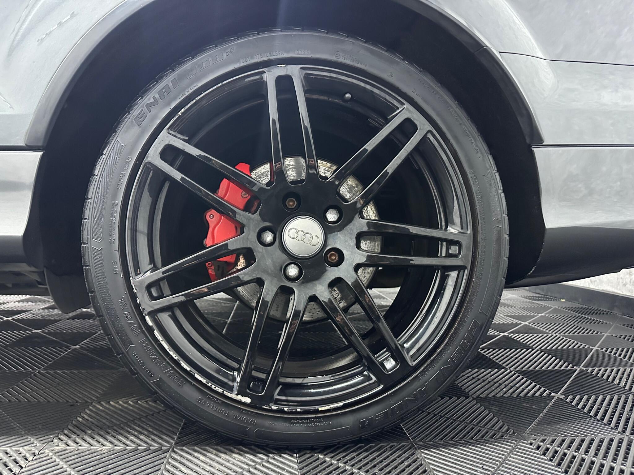 Audi Q7 view 16