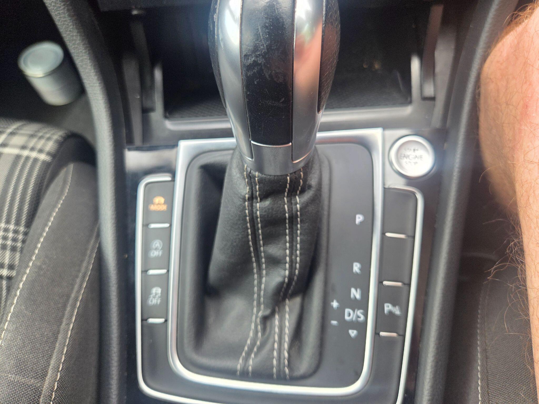 Volkswagen Golf view 12