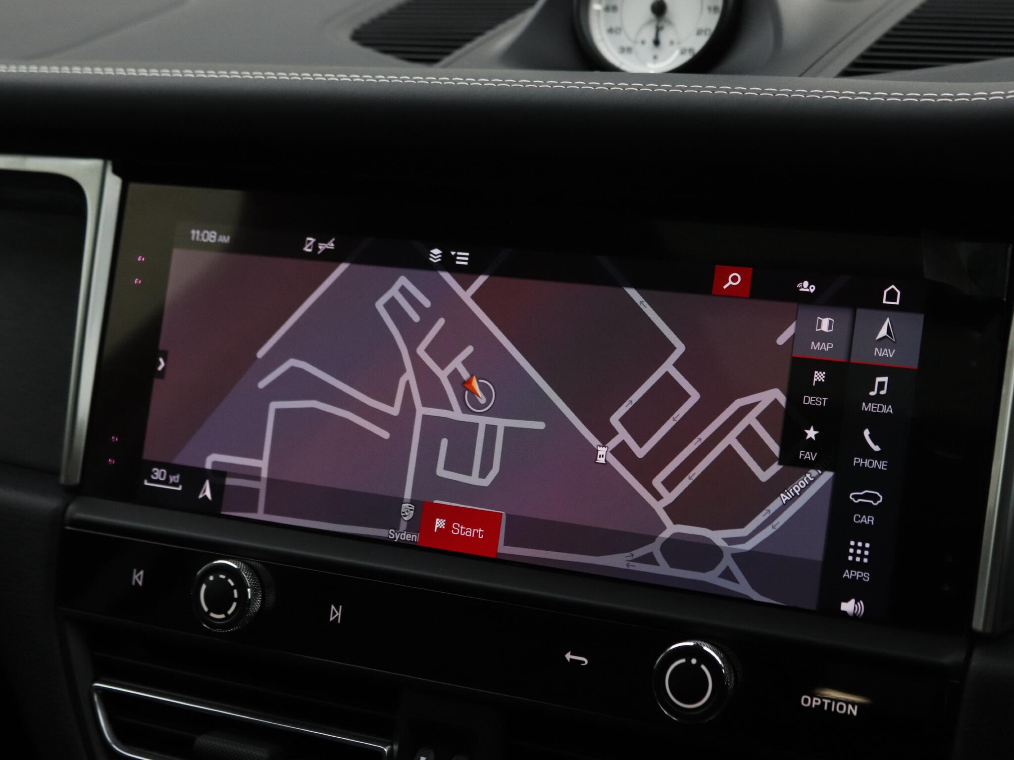 Porsche Macan view 34