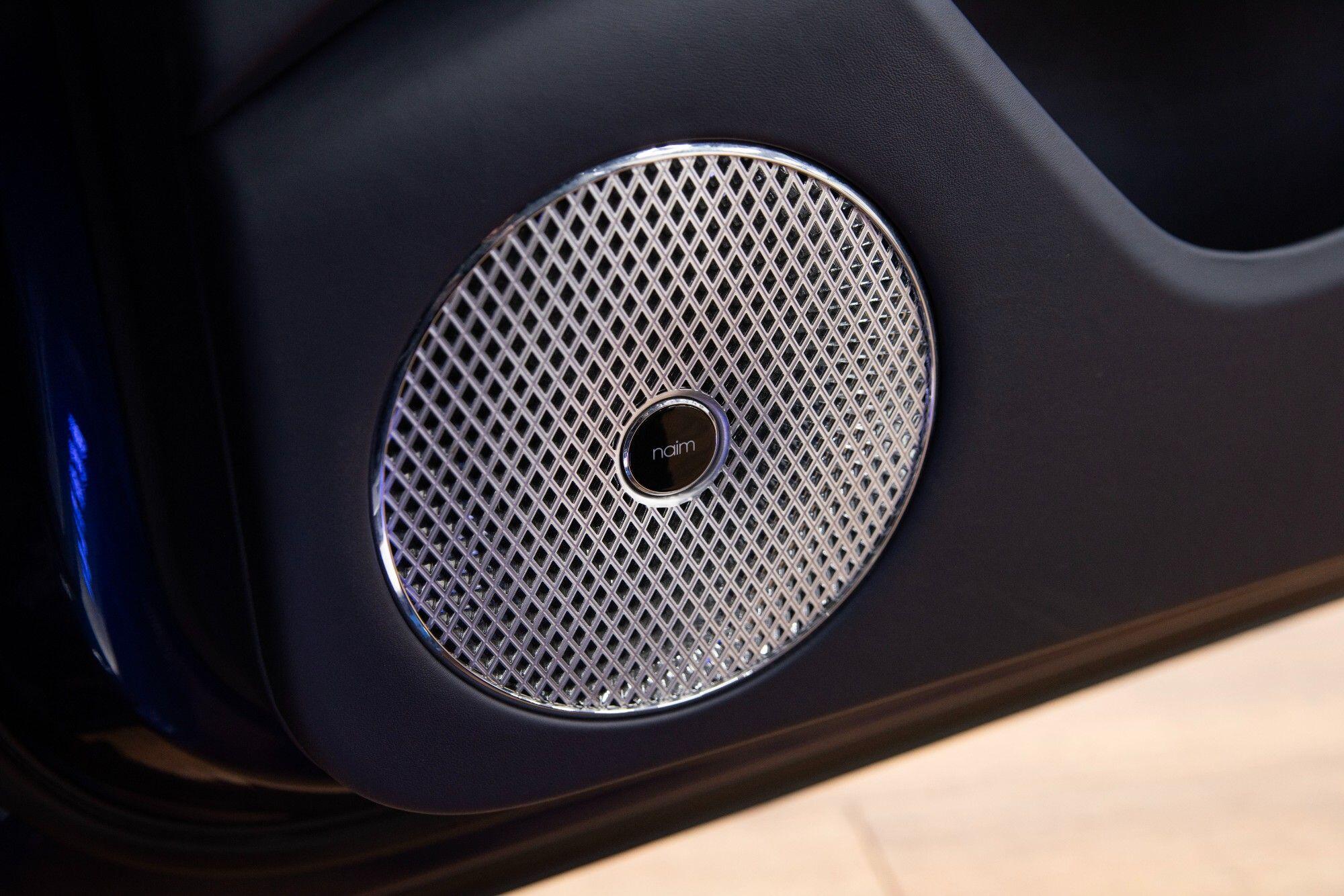 Bentley Flying Spur view 25