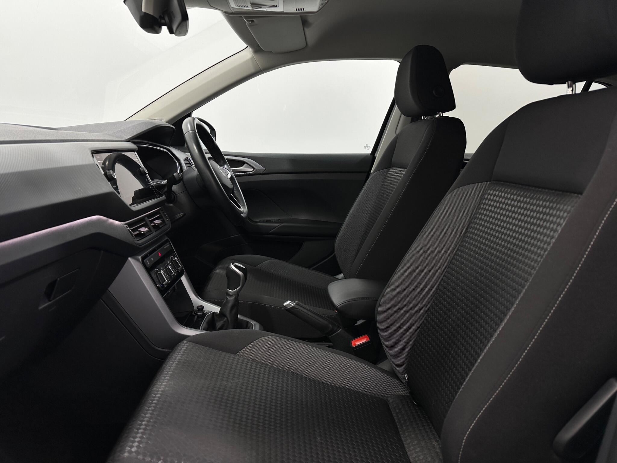 Volkswagen T-Cross view 35