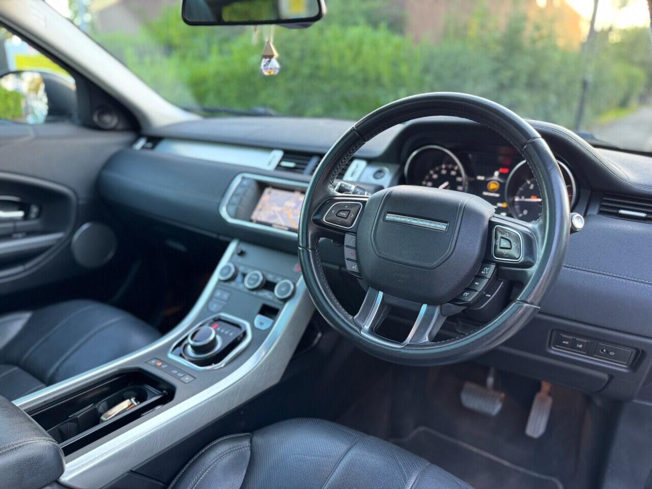 Land Rover Range Rover Evoque view 10