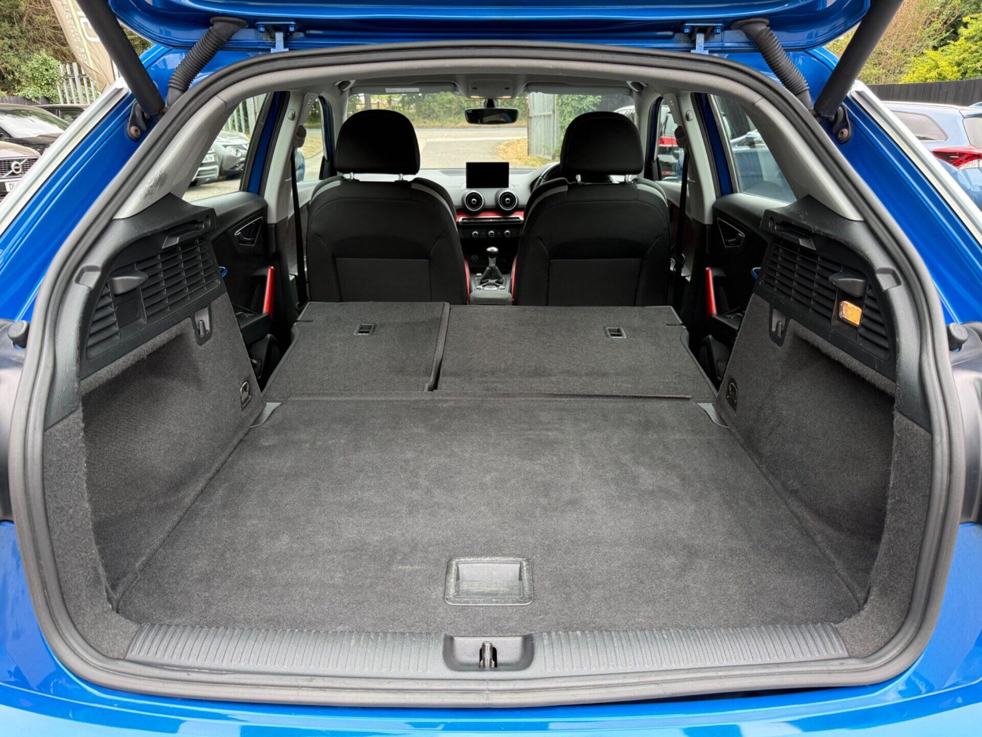 Audi Q2 view 43